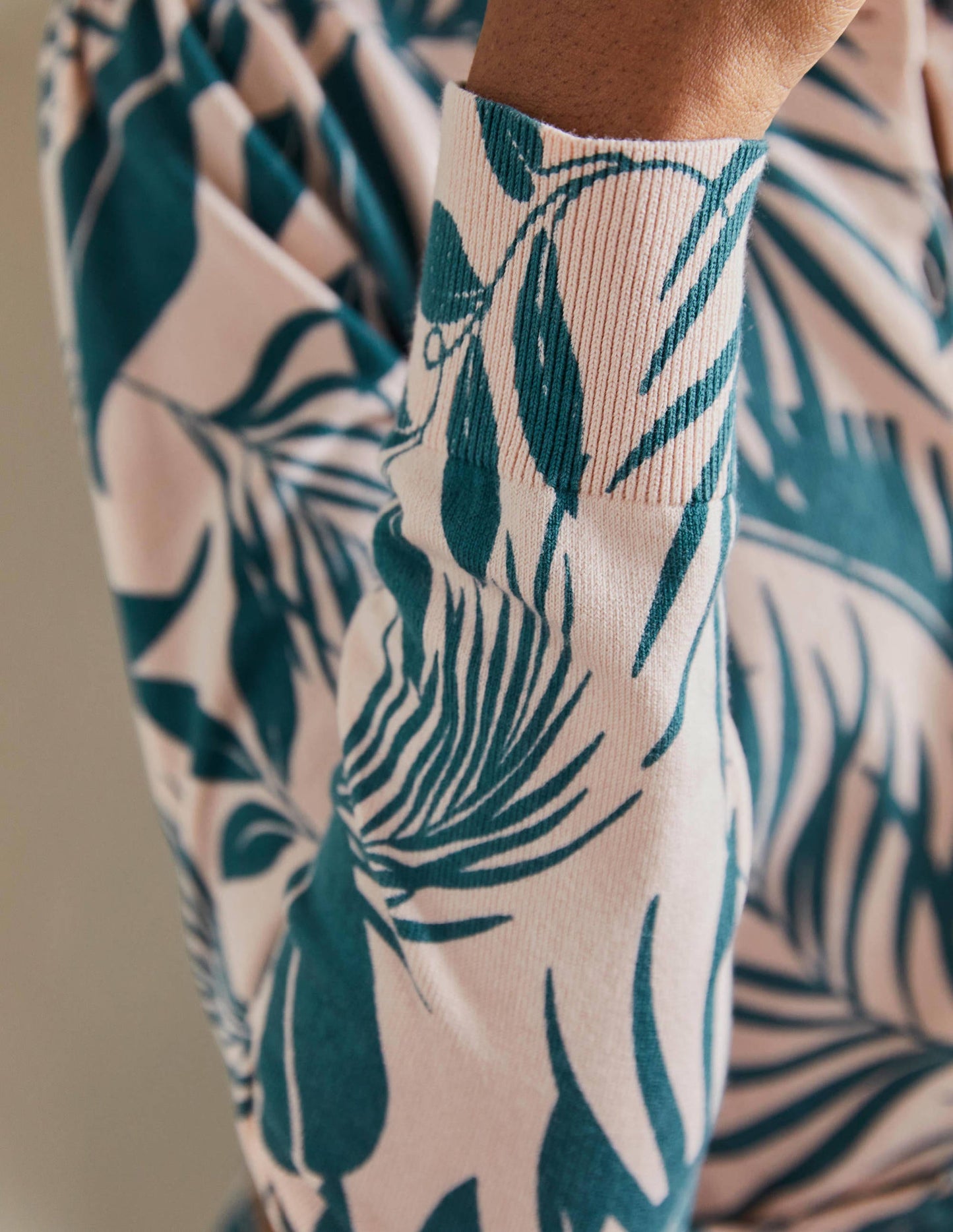Cotton Crew Neck Cardigan-Milkshake, Tropic Foliage