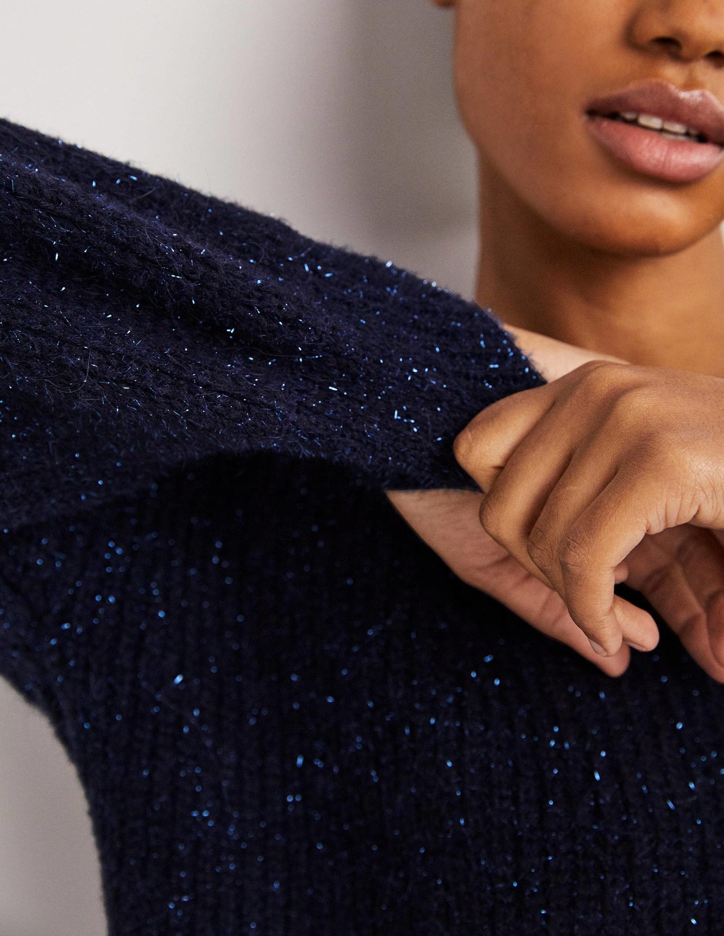Navy Sparkle Ribbed Fluffy V-Neck Jumper-Étincelle bleu marine