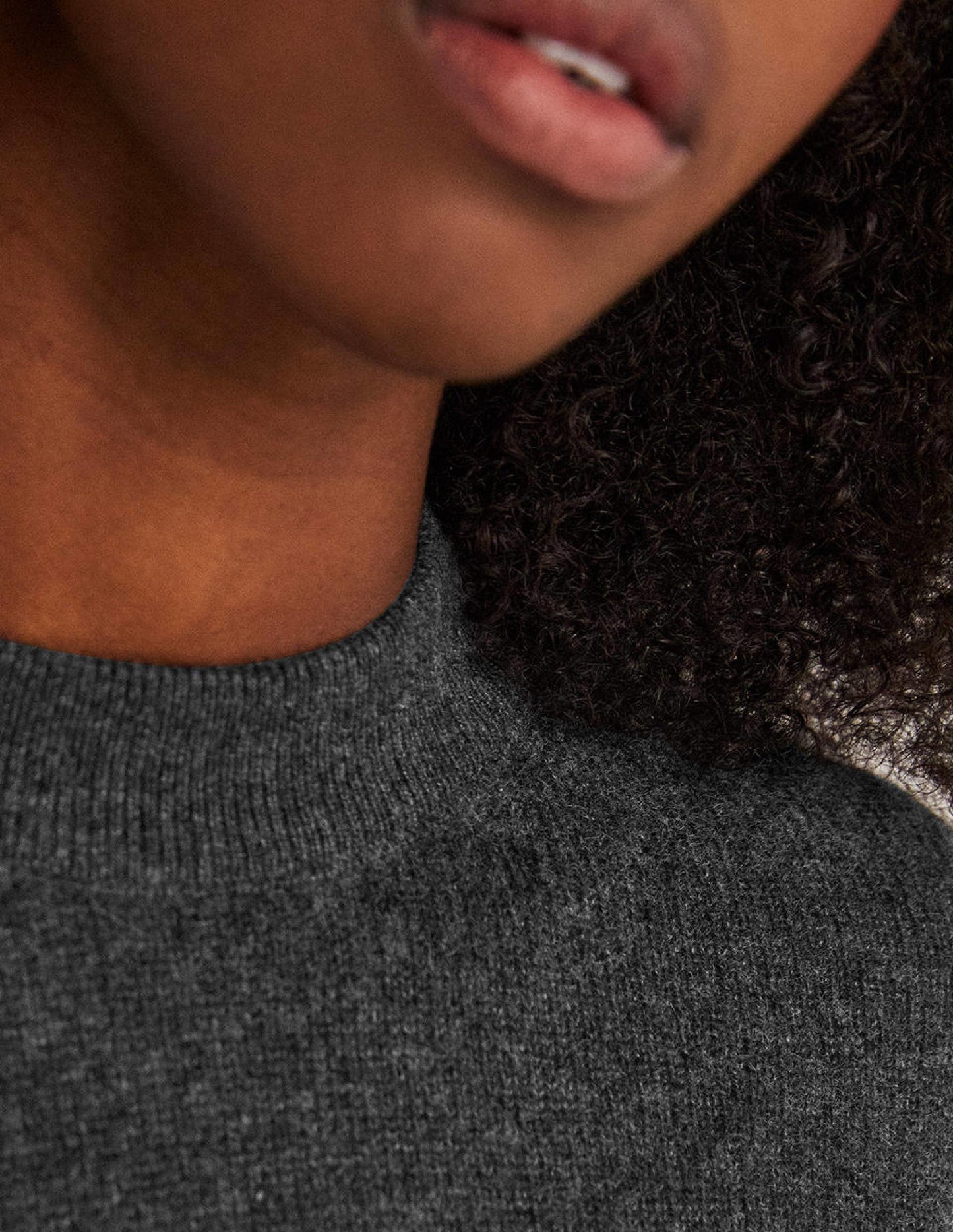 Boyfriend-Kaschmirpullover mit Rundhalsausschnitt-Anthrazit Melange
