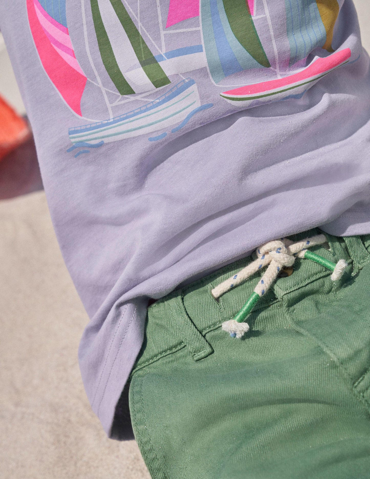 Stückgefärbte Cargoshorts-Safarigrün