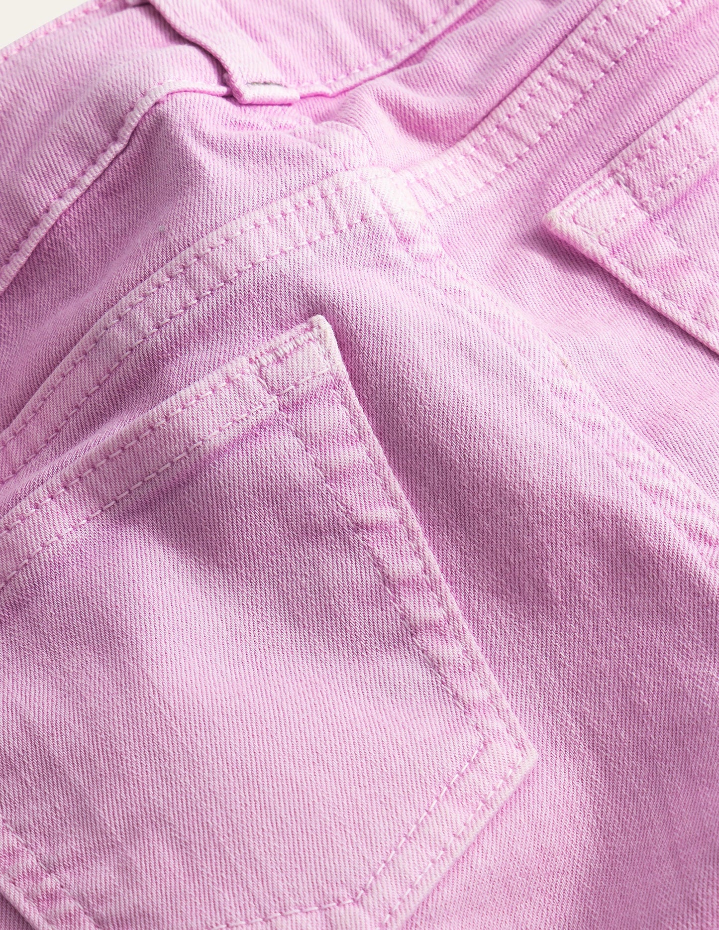 Ausgestellte Jeans-Fliederrosa