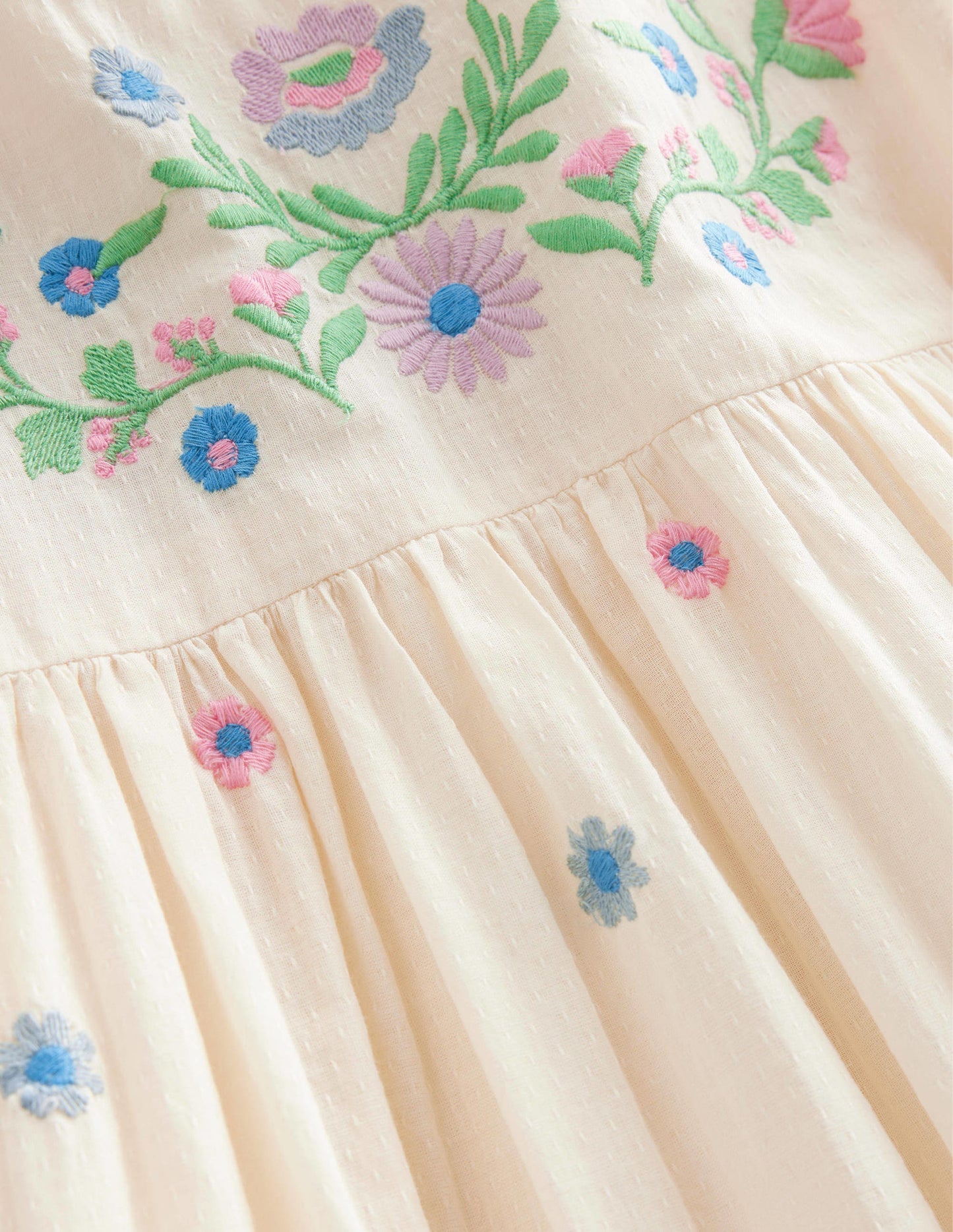 Strukturiertes Kleid mit Stickerei-Vanille