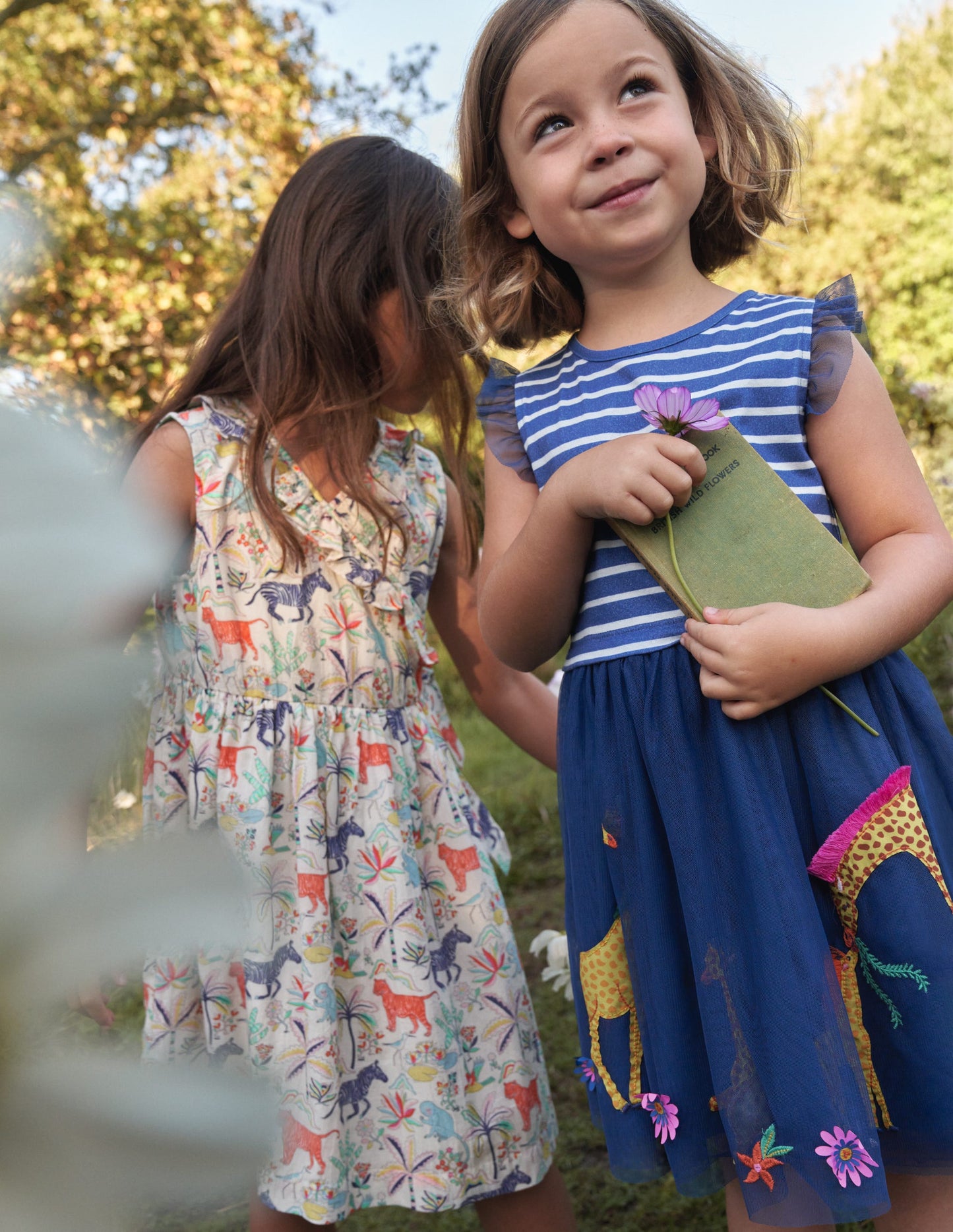 Appliziertes Kleid mit Tüll-Saphirblau/Vanille, Gestreift