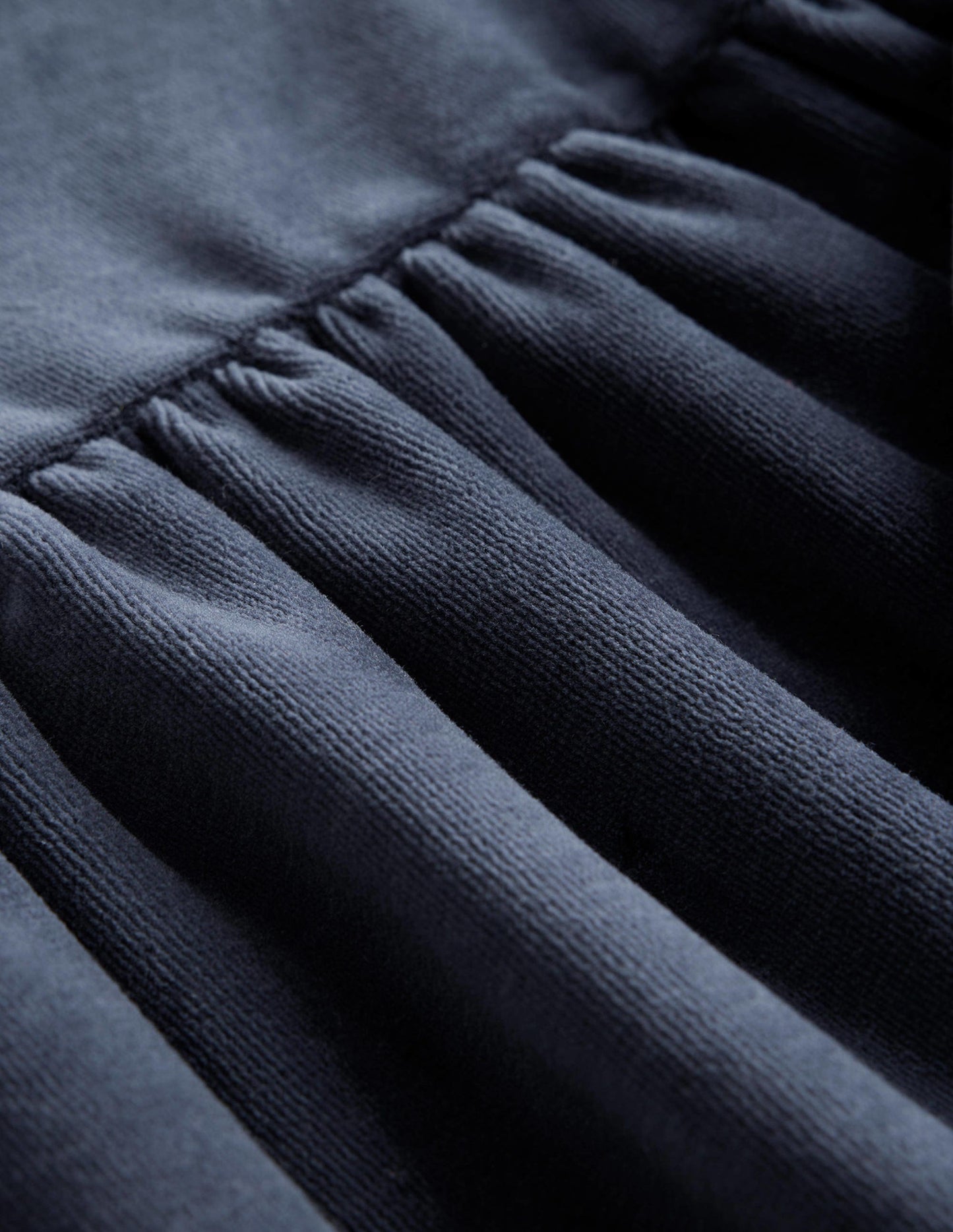 Gestuftes Velours-Kleid-Schuluniform-Marineblau