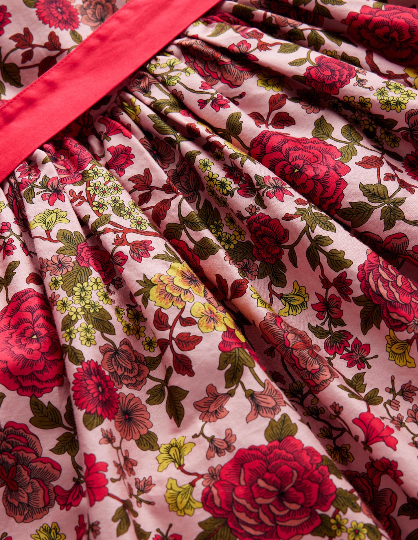 Partykleid aus Satin-Kreiderosa Wildrose