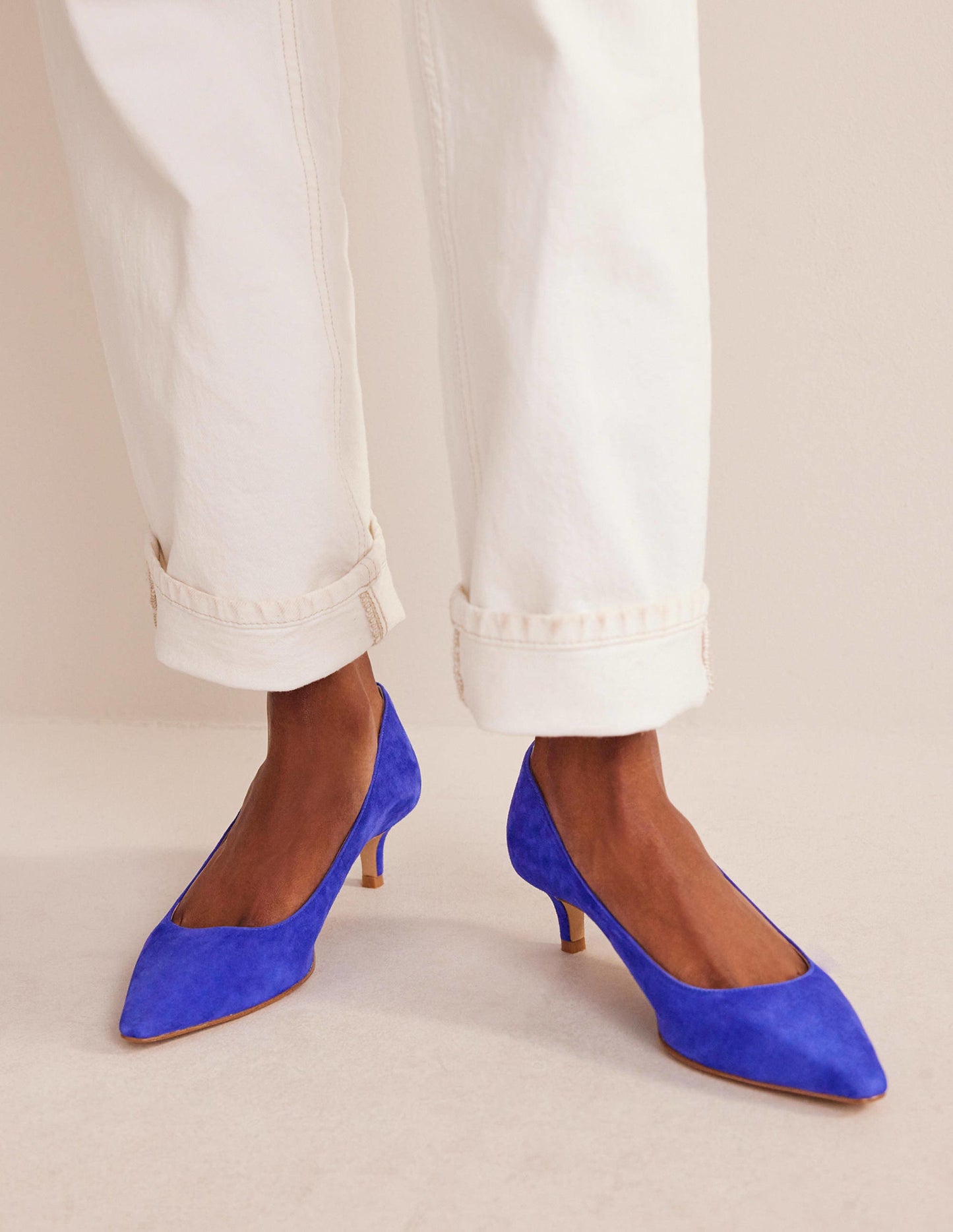 Lara Pumps mit niedrigem Absatz-Lapisblau Veloursleder