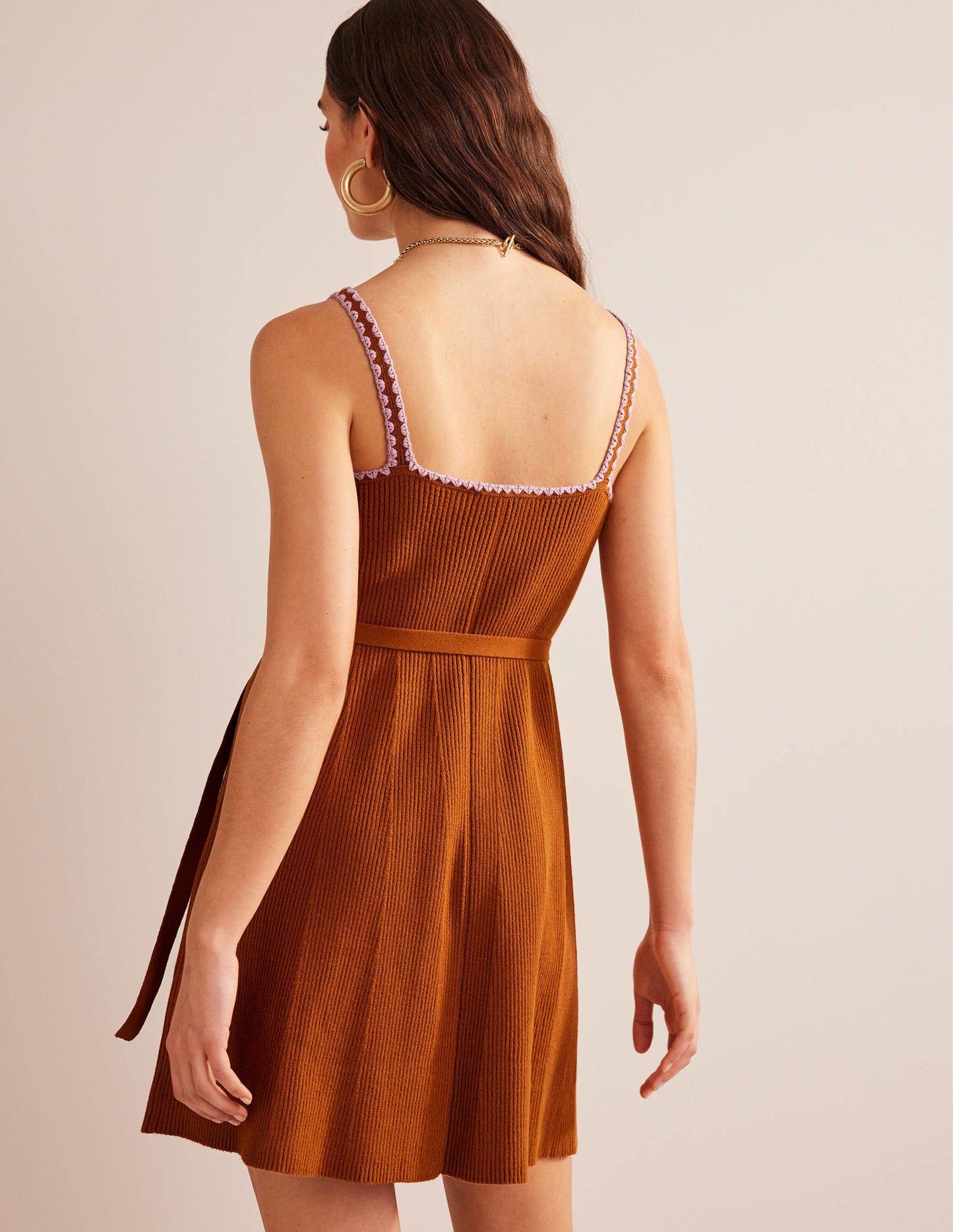 Kleid mit Rippstruktur und Häkelrand-Kürbis