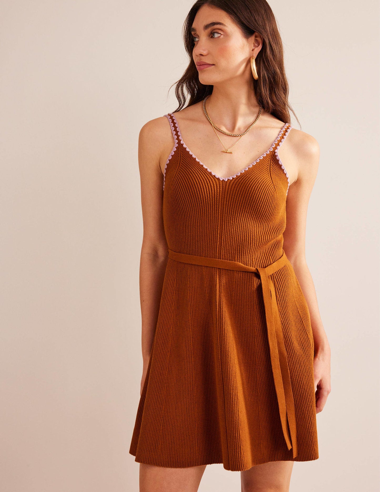 Kleid mit Rippstruktur und Häkelrand-Kürbis