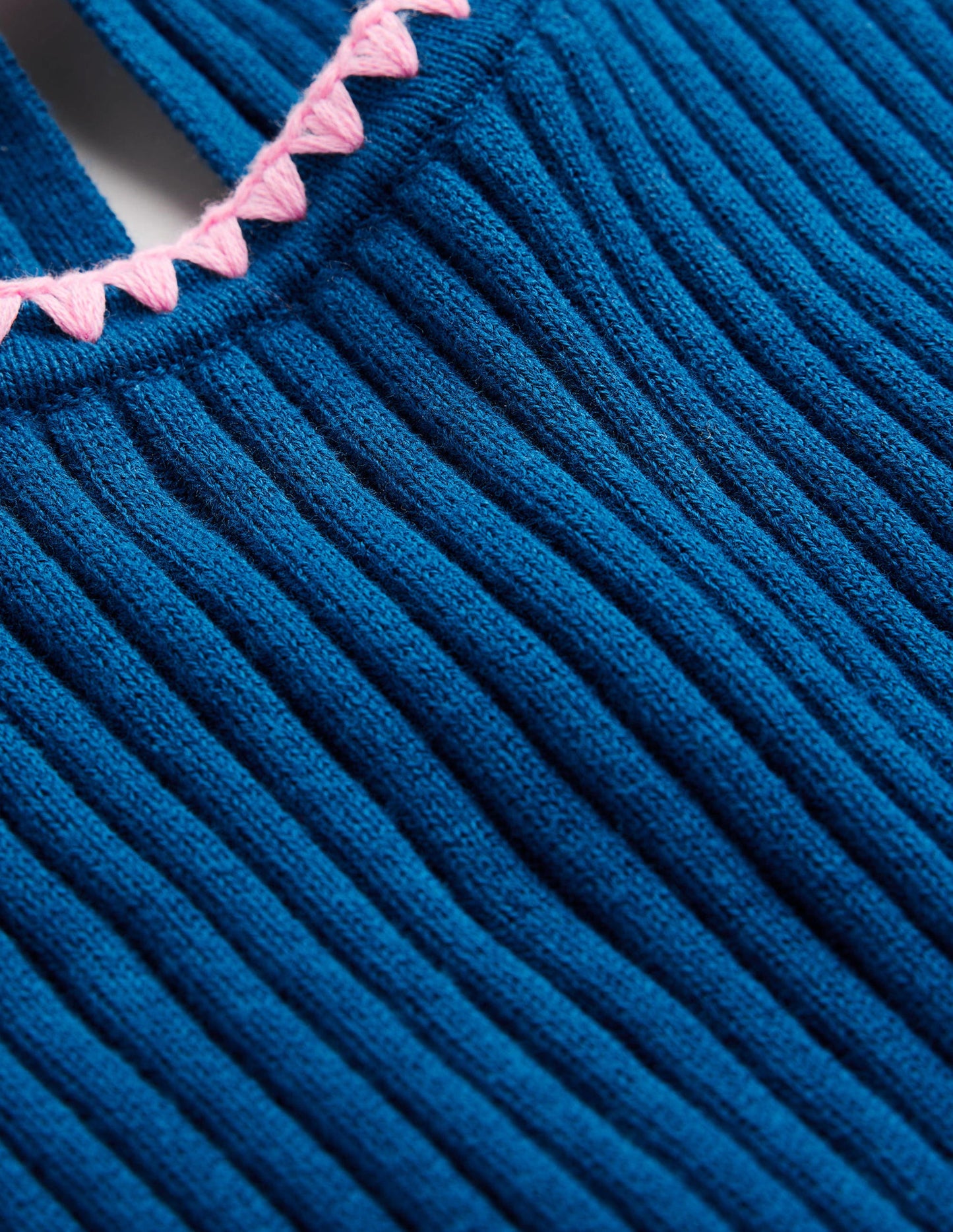 Strick-T-Shirt mit Häkelrand-Saphirblau