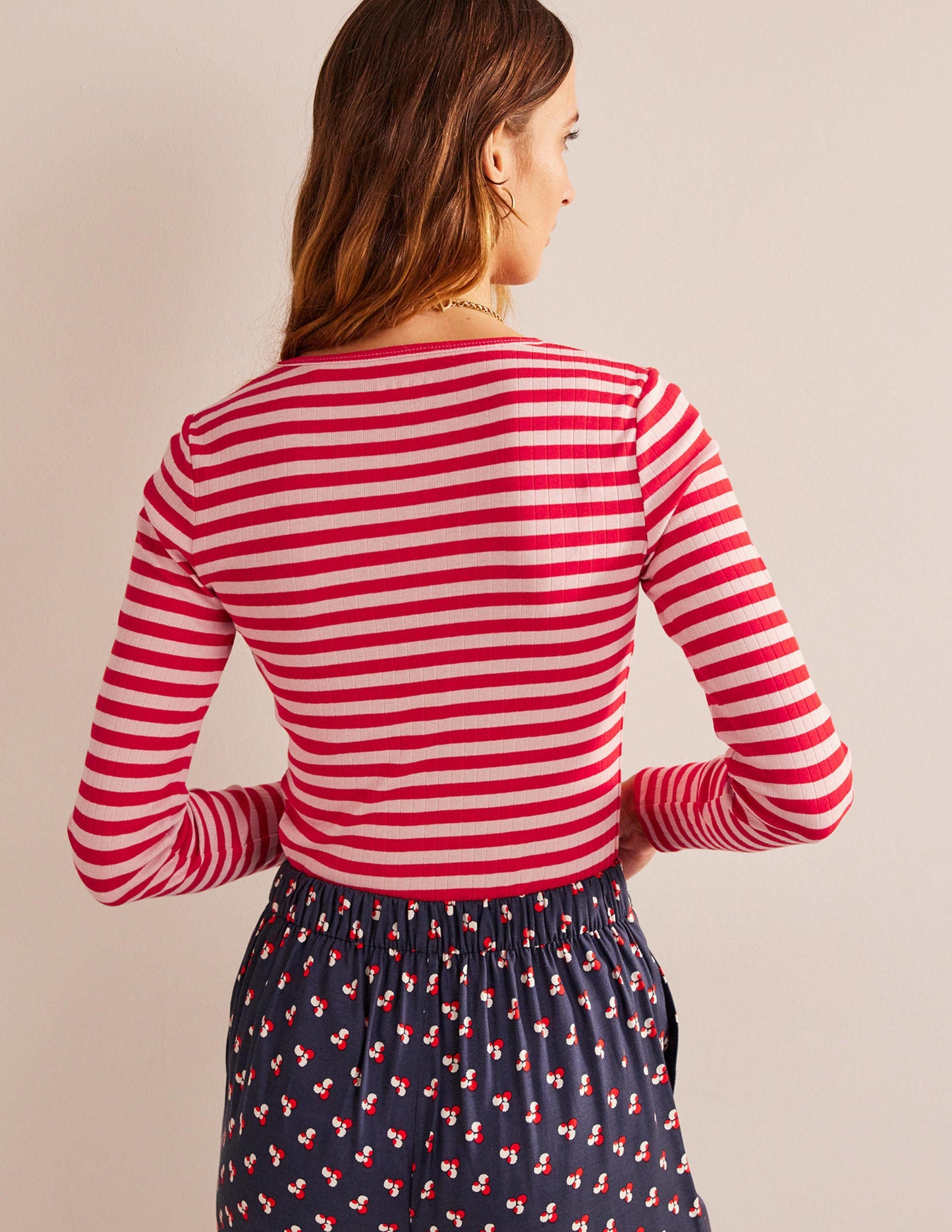 Alice T-Shirt mit Rippstruktur-Pfirsichhaut, Pepperoni Gestreift