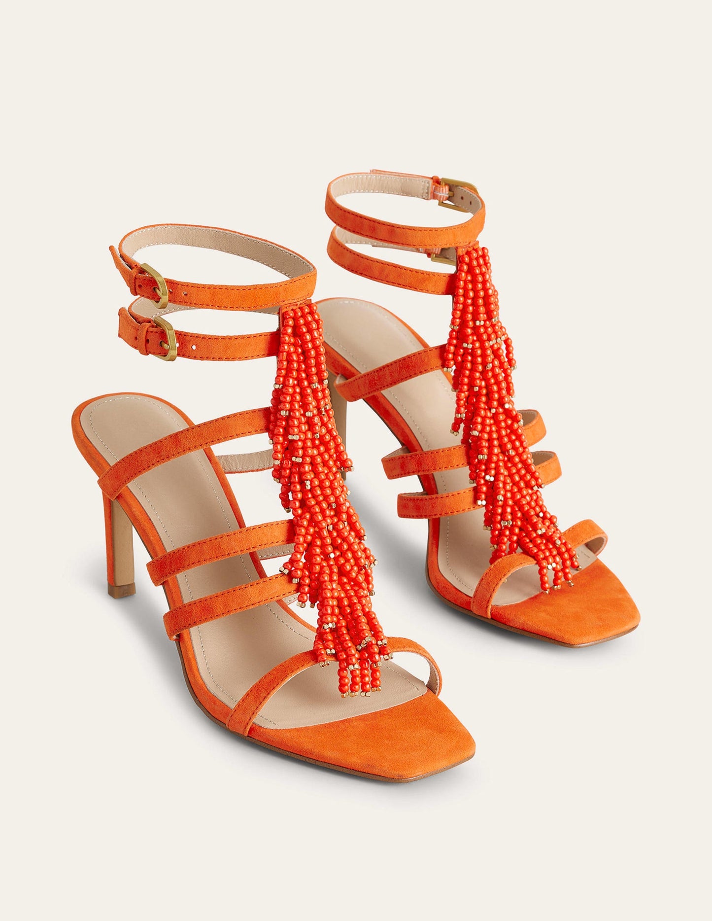 Absatzsandalen mit Perlen-Blutorange