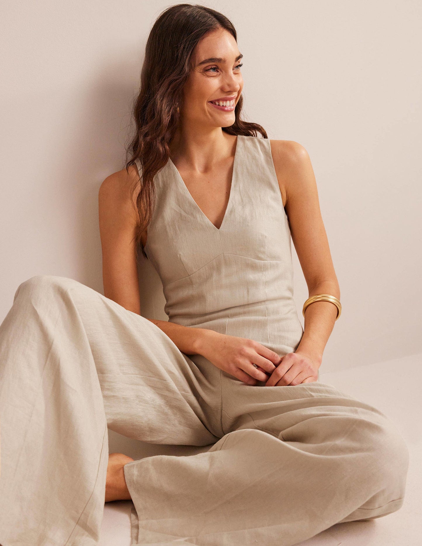 Jumpsuit mit V-Ausschnitt für besondere Anlässe-Kiesgrau