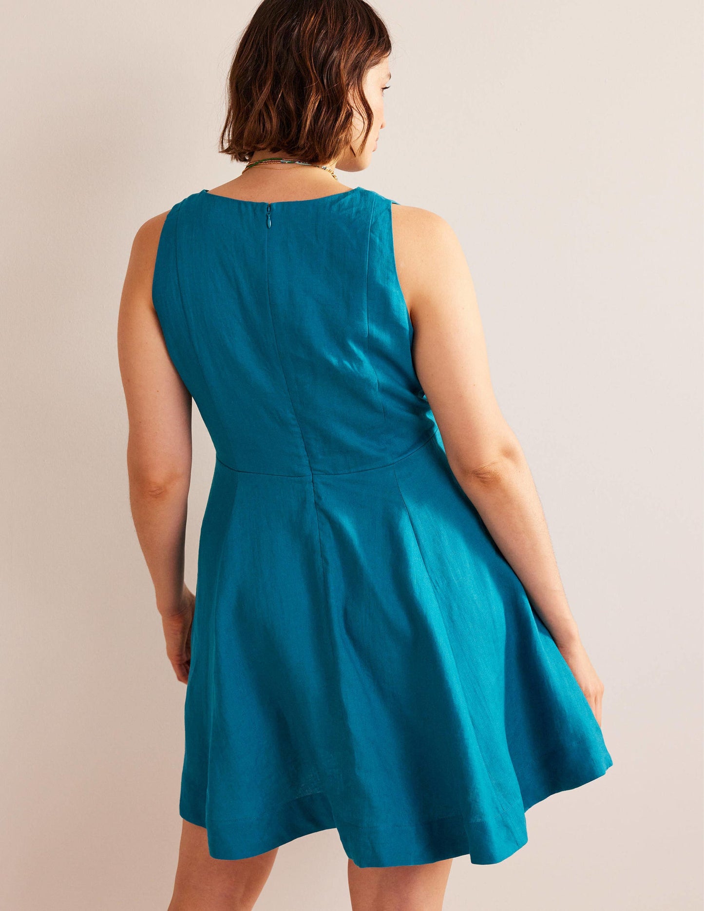 Ausgestelltes Minikleid aus Leinen-Petrol