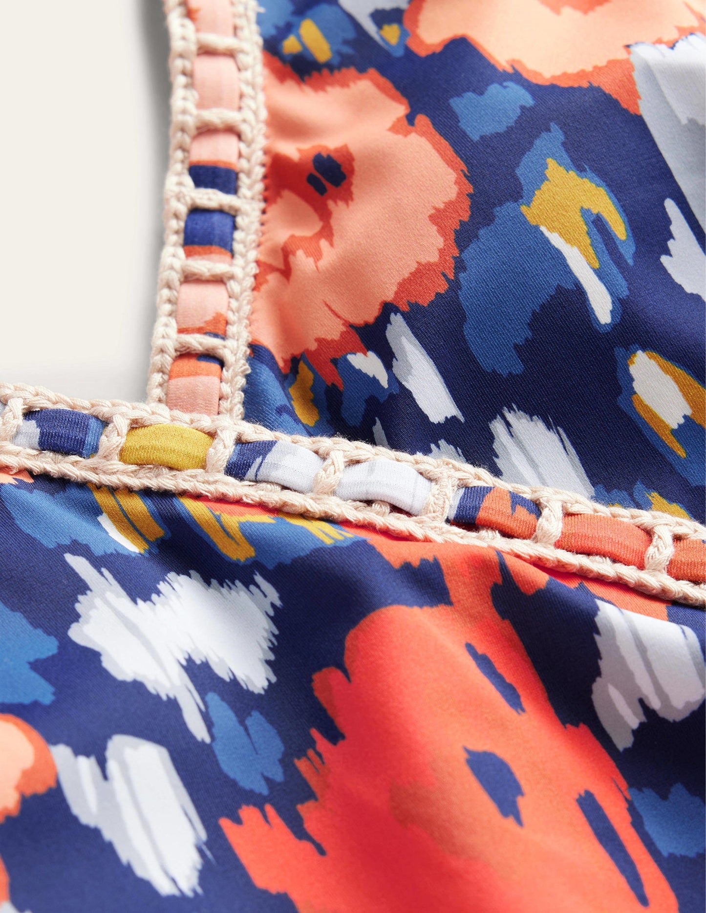 Wickel-Badeanzug mit Häkelborte-Marineblau, Abstraktes Mohnblumenmuster