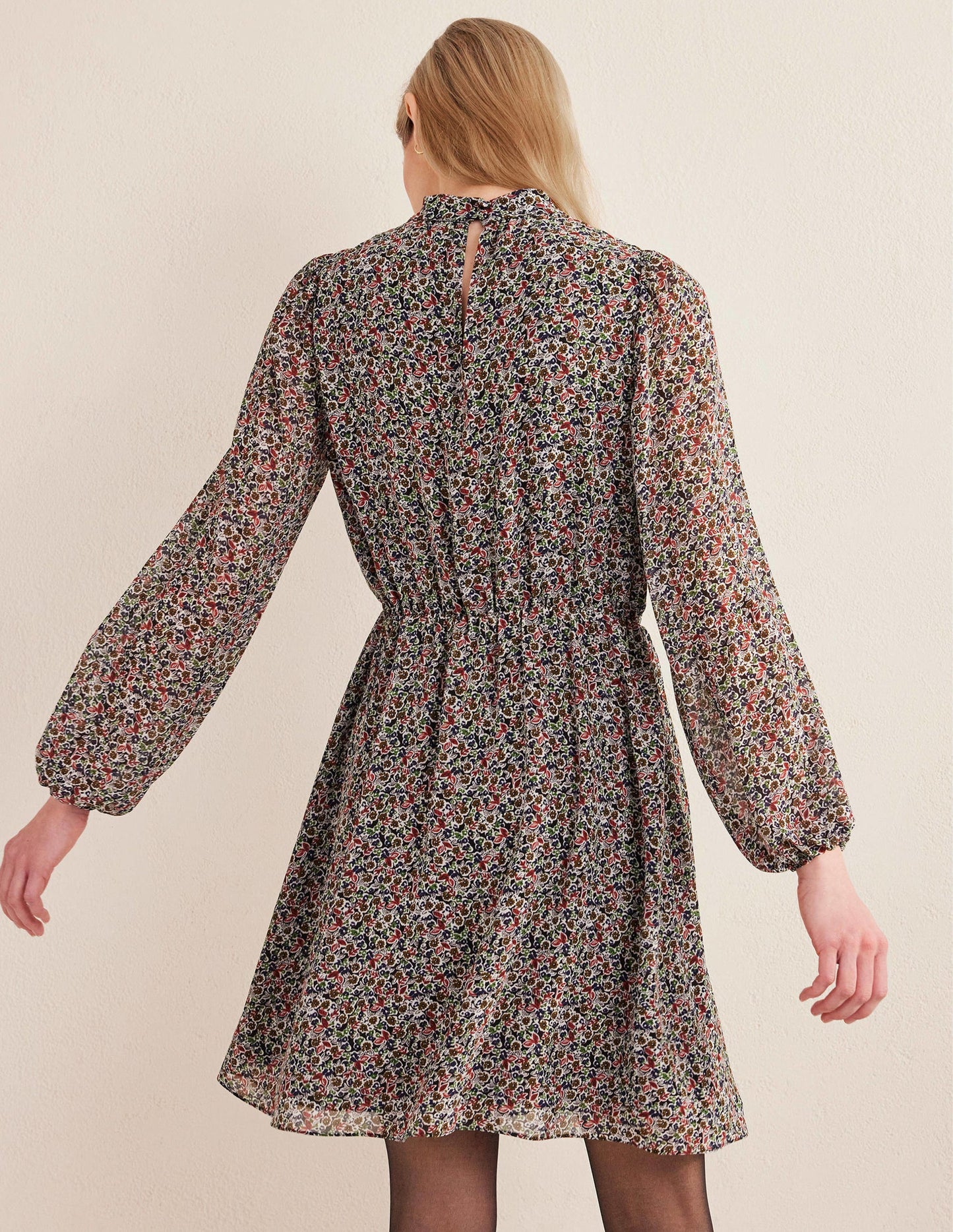 Ausgestelltes Minikleid mit hohem Kragen-Schwarz, Blüten-Toile