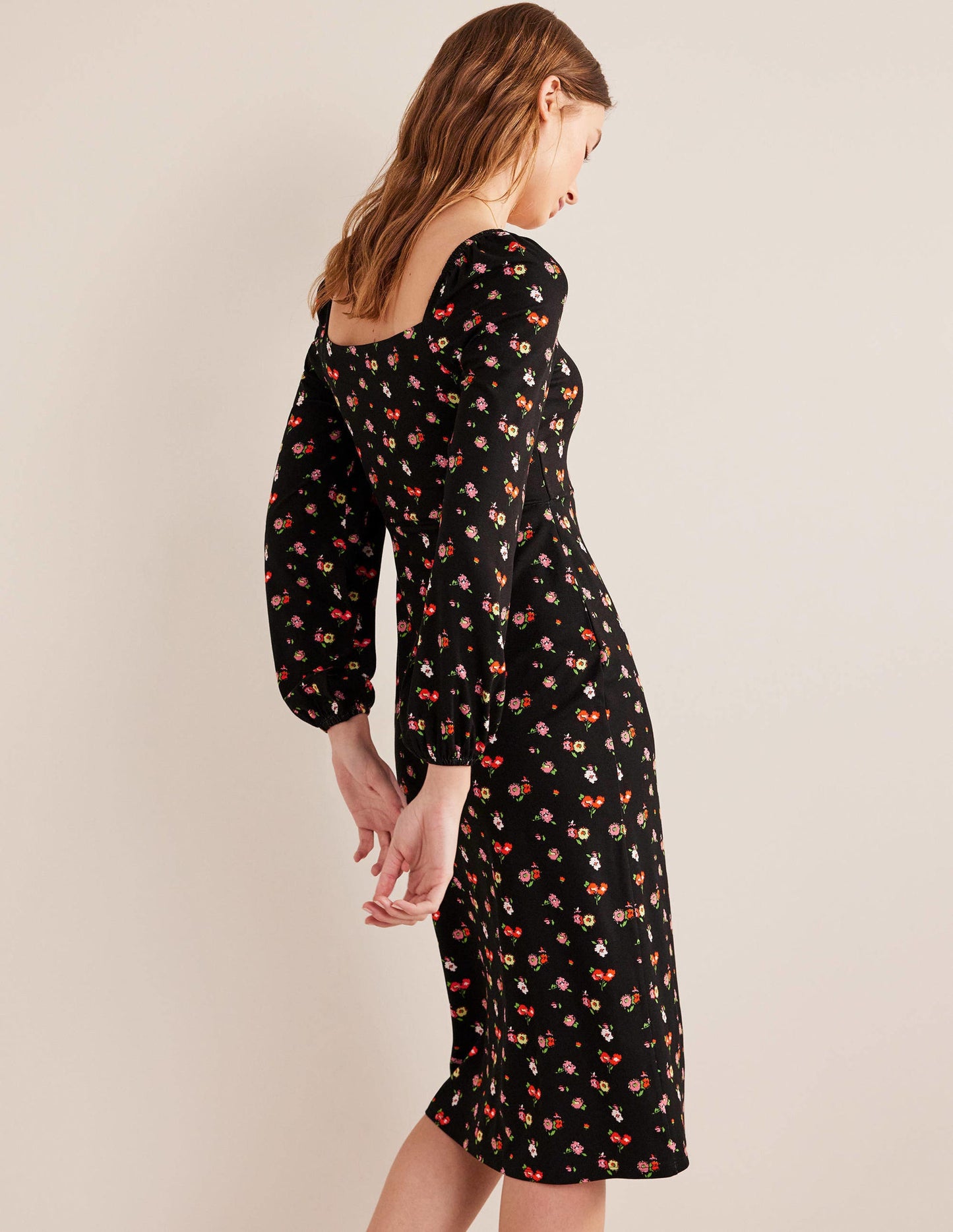 Jersey-Midikleid mit eckigem Ausschnitt-Schwarz, Zierliche Zweige