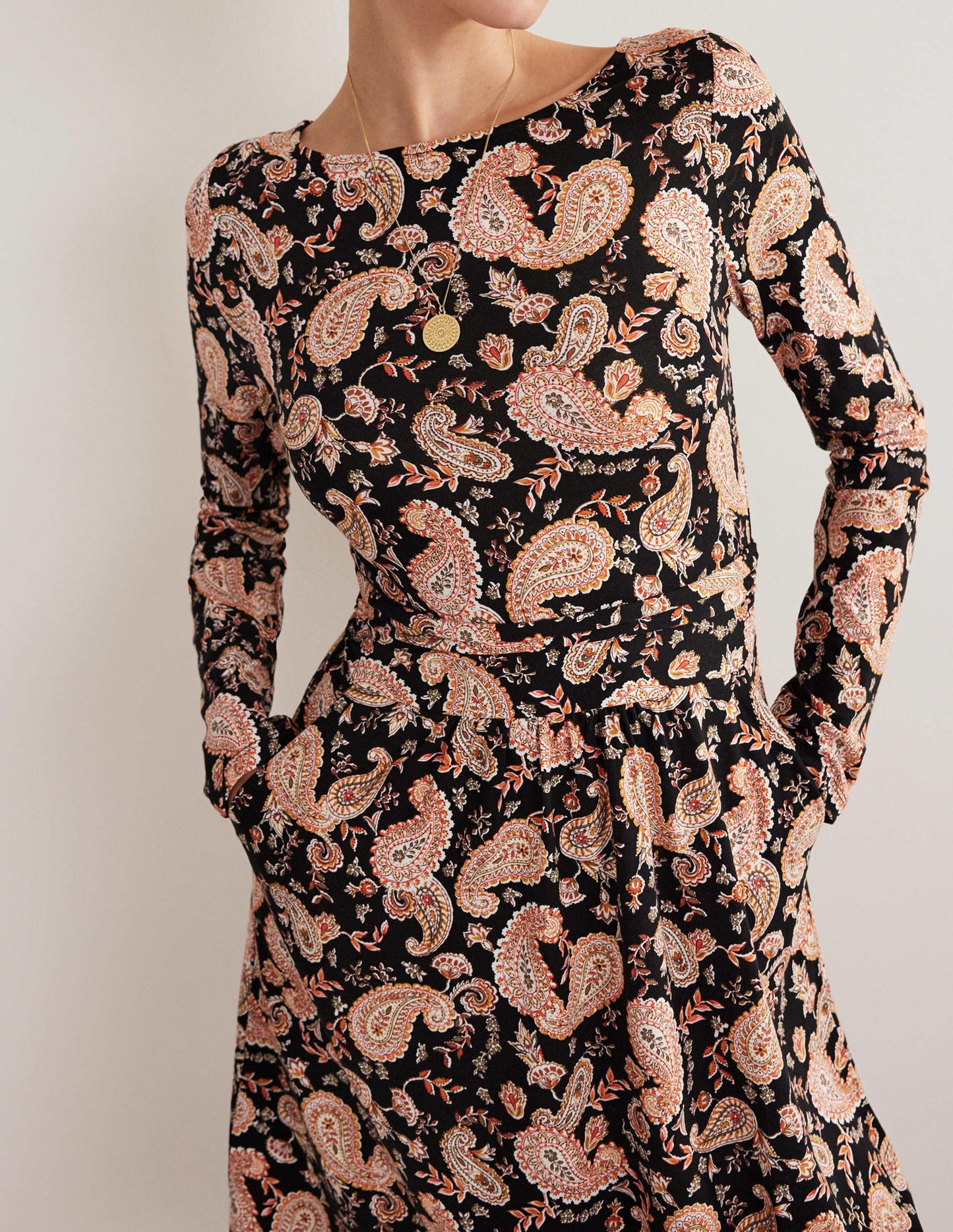 Abigail Jerseykleid-Schwarz, Paisleymuster