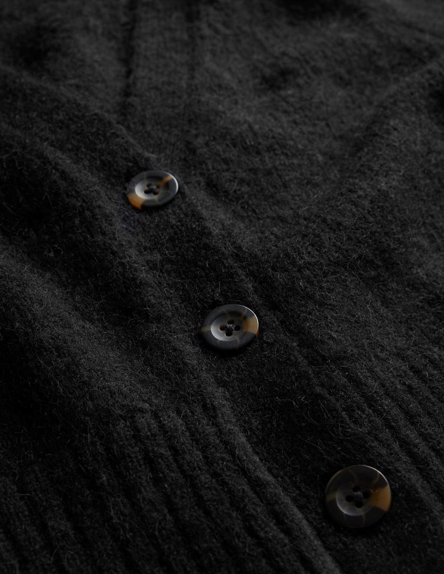 Kurz geschnittener Cardigan mit V-Ausschnitt-Schwarz