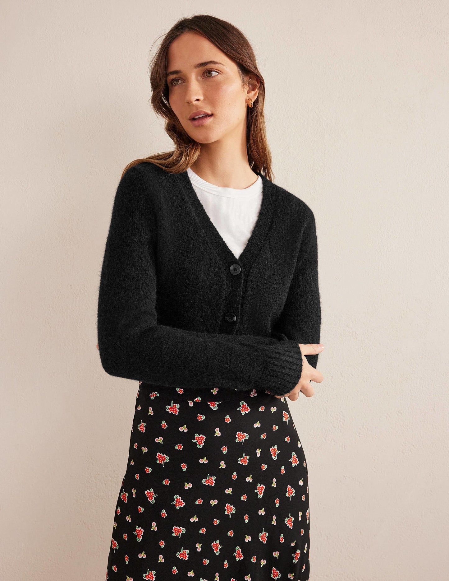 Kurz geschnittener Cardigan mit V-Ausschnitt-Schwarz