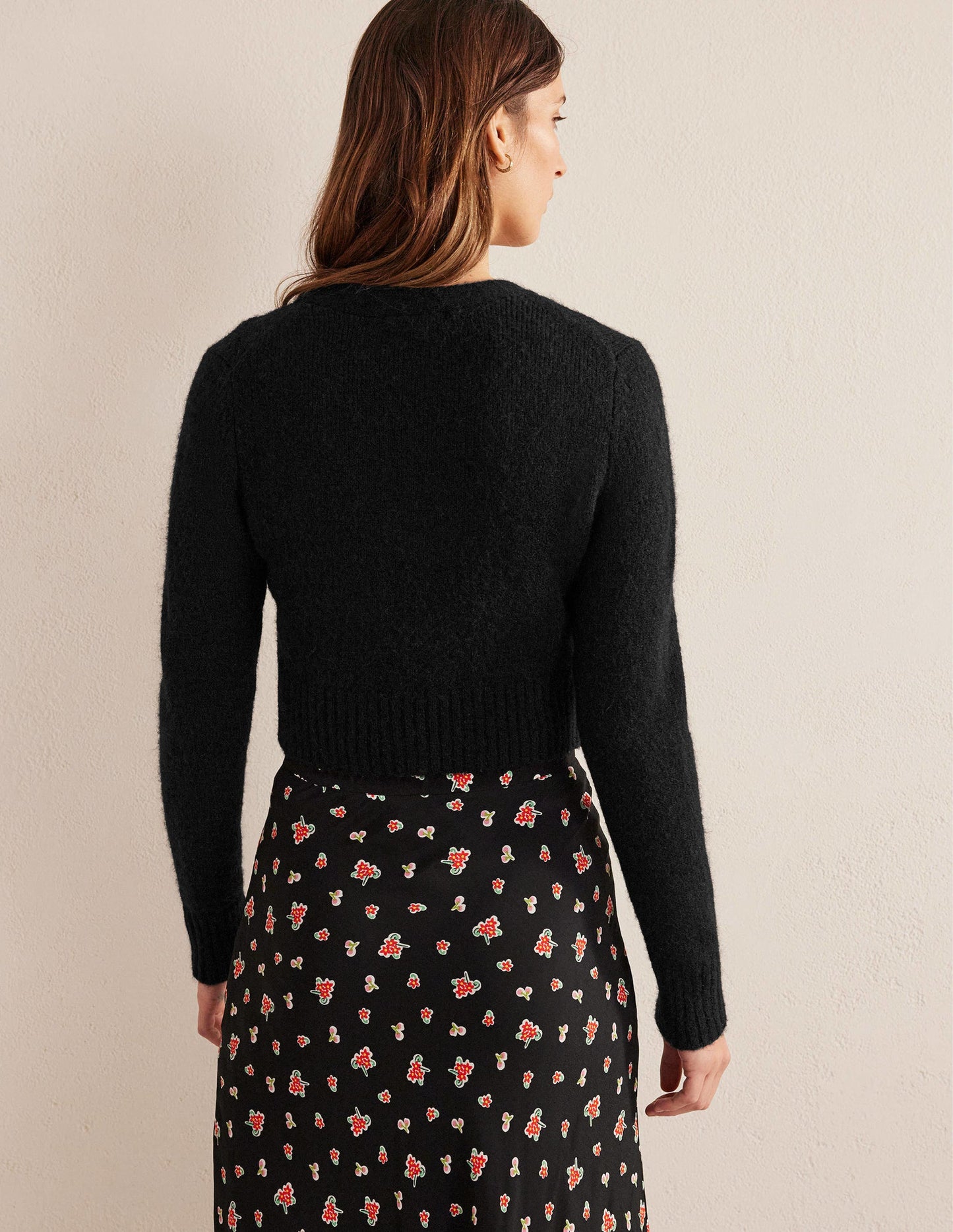 Kurz geschnittener Cardigan mit V-Ausschnitt-Schwarz