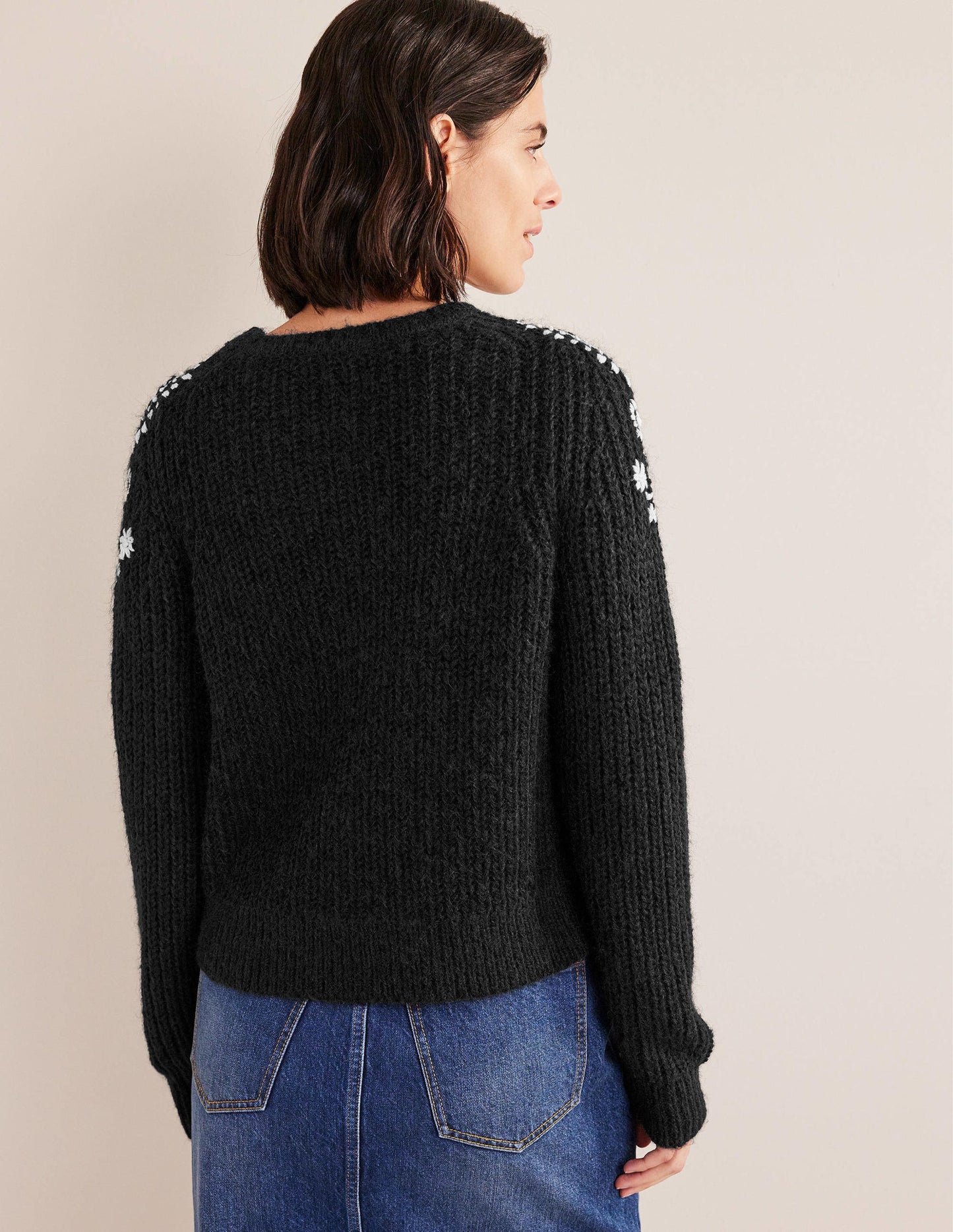 Rippstrickpullover mit Stickerei-Schwarz/Naturweiß, Stickerei