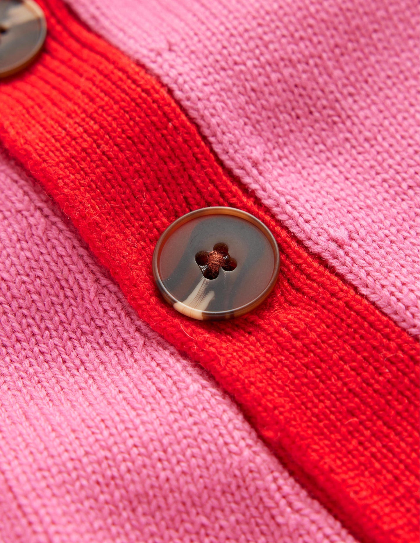 Alma Pullover mit Kontrastbesatz-Sangria Pink, Flame Scarlet