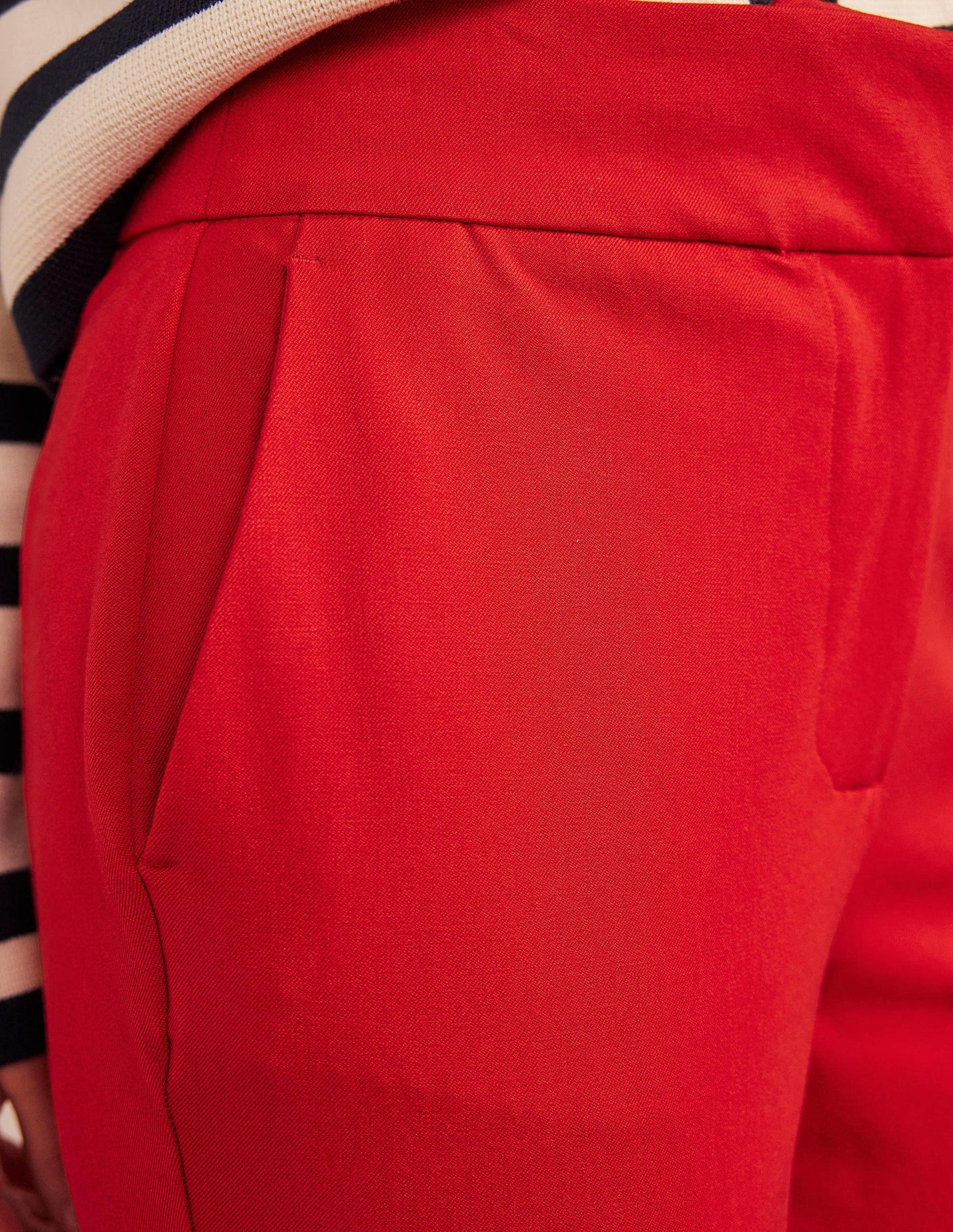 Ausgestellte 7/8-Hose mit 2-Wege-Stretch-Zinnoberrot
