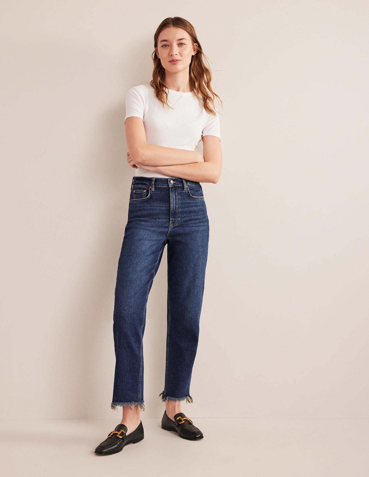 Hoch geschnittene klassische Röhrenjeans-Dunkles Vintagedenim, Gelb Getönt