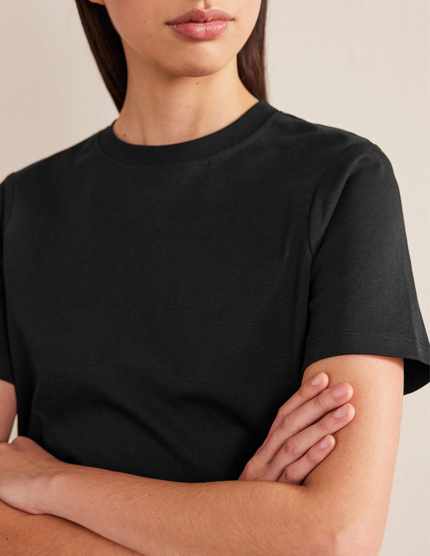 Baumwoll-T-Shirt mit Rundhalsausschnitt-Schwarz
