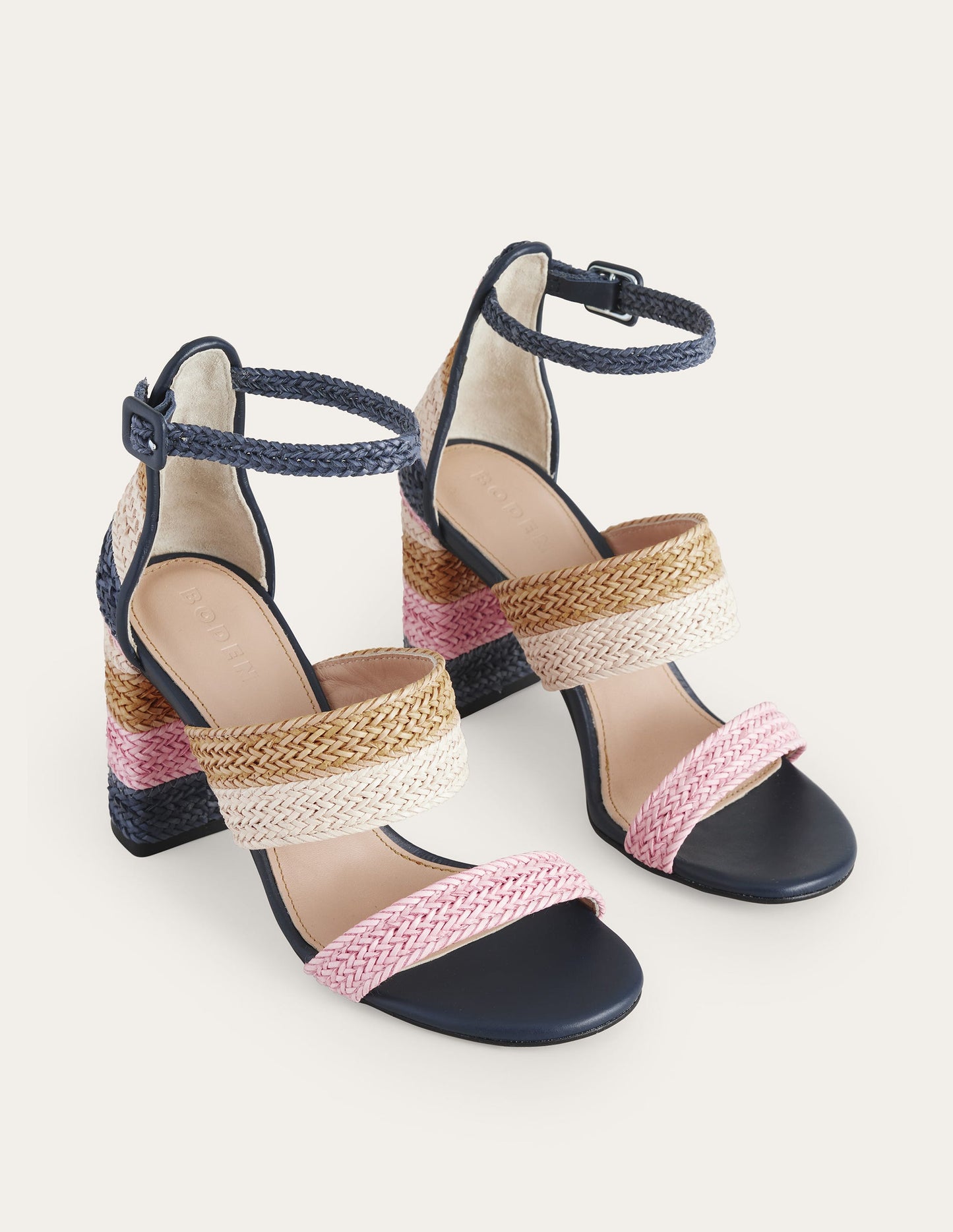 Absatzsandalen mit Webstreifen-Bunt