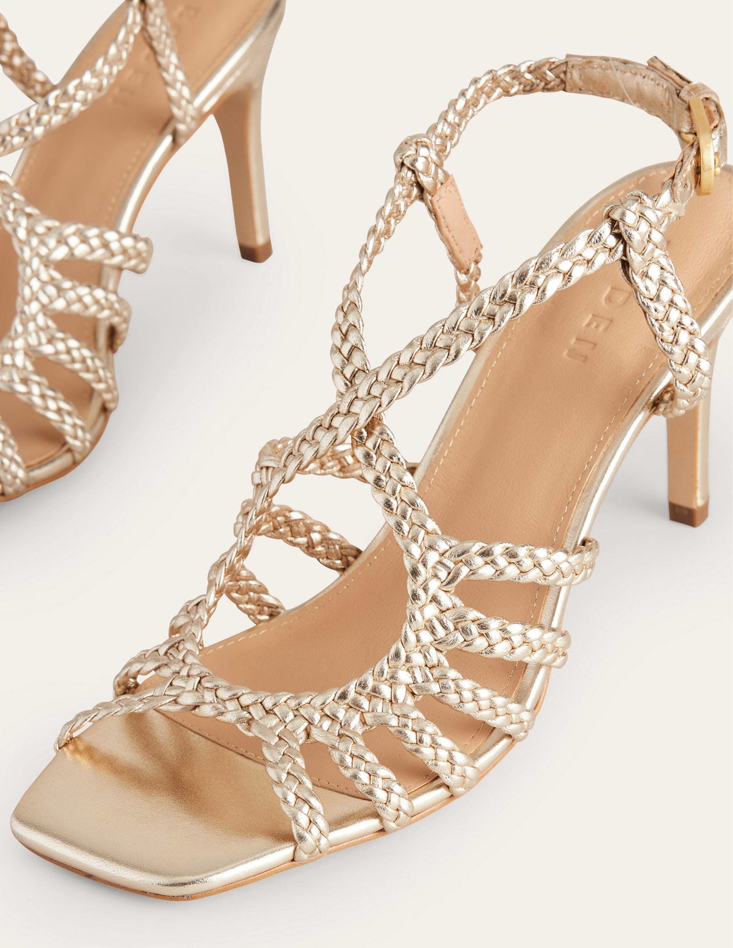 Absatzsandalen mit Webriemen-Gold
