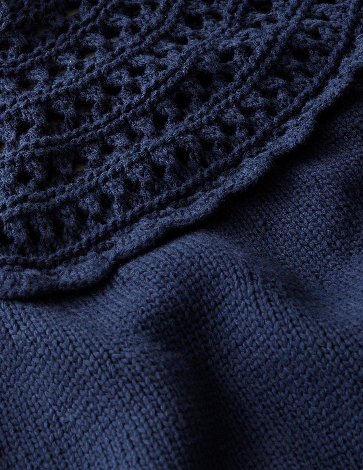Pullover mit Häkelpasse-Marineblau