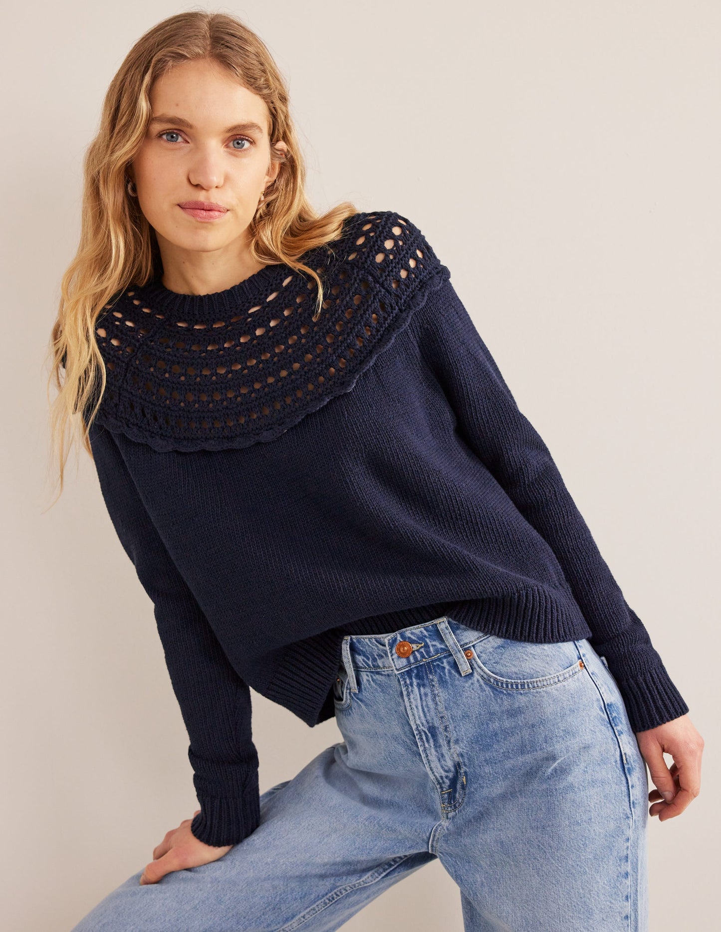 Pullover mit Häkelpasse-Marineblau