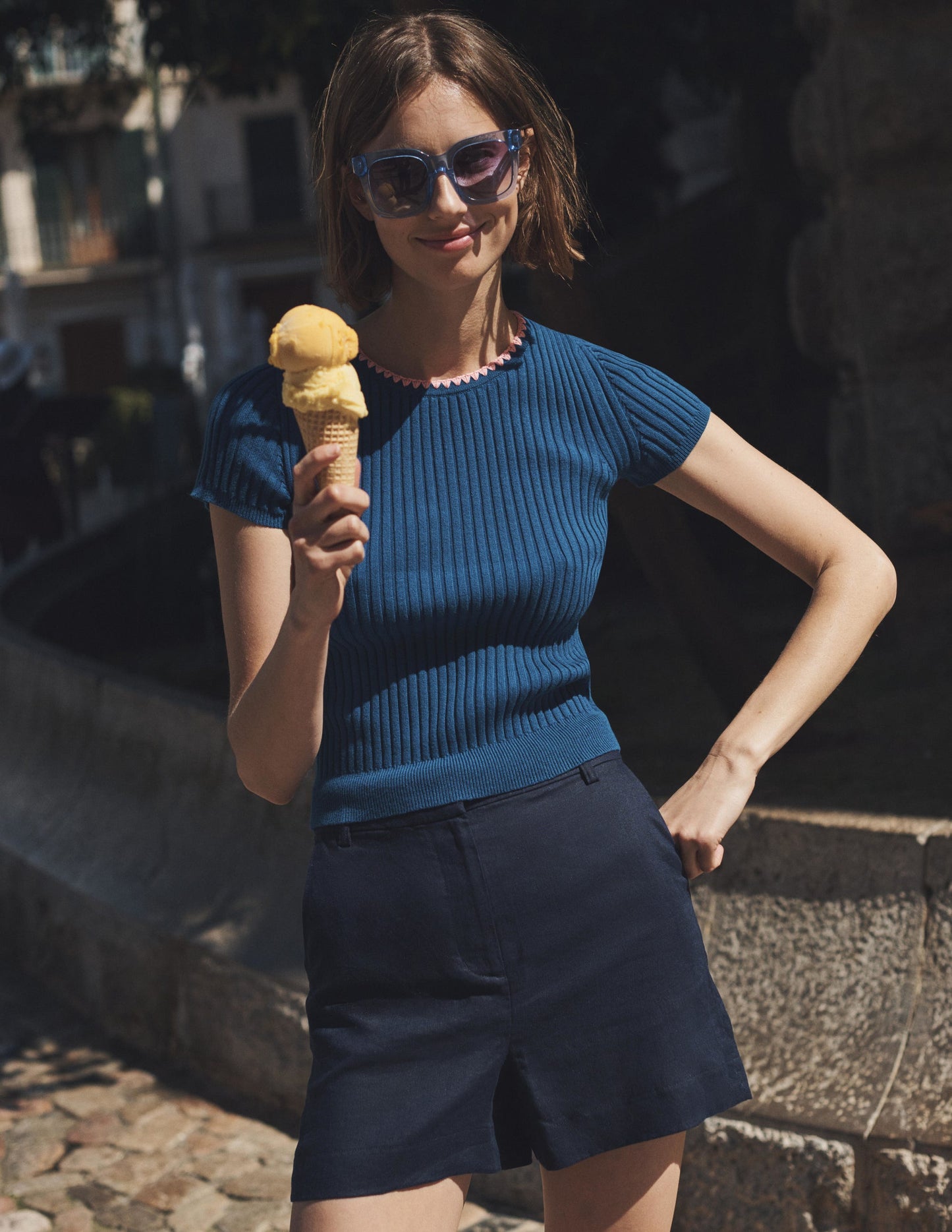 Strick-T-Shirt mit Häkelrand-Saphirblau