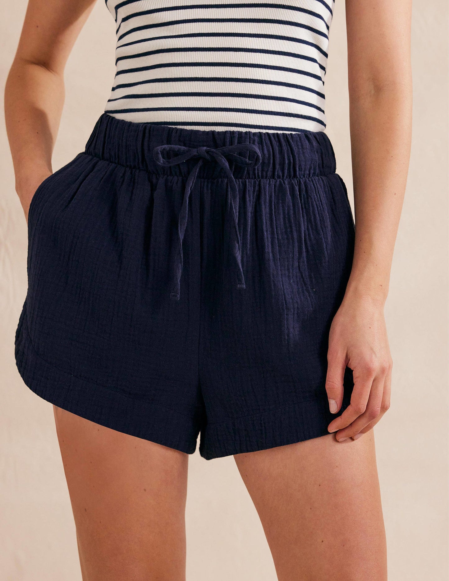 Seihtuch-Shorts mit Tunnelzug-Marineblau