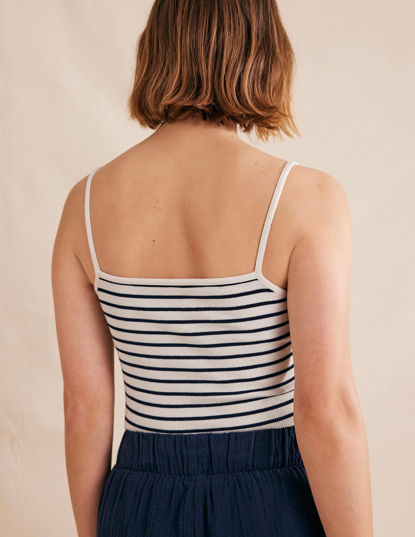 Geripptes Top mit eckigem Ausschnitt-Naturweiß/Navy, Gestreift