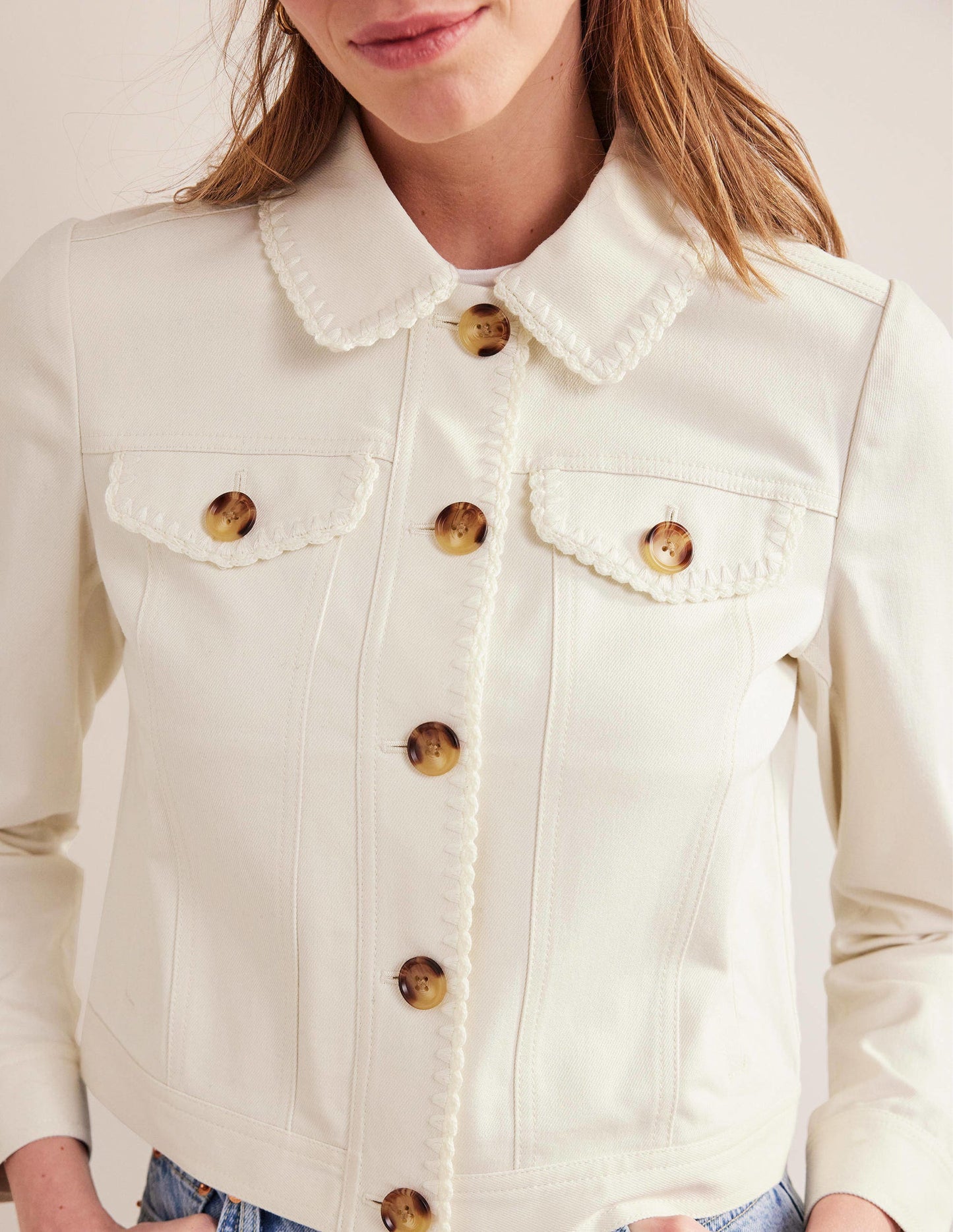 Jeansjacke mit Häkelborten-Ecru