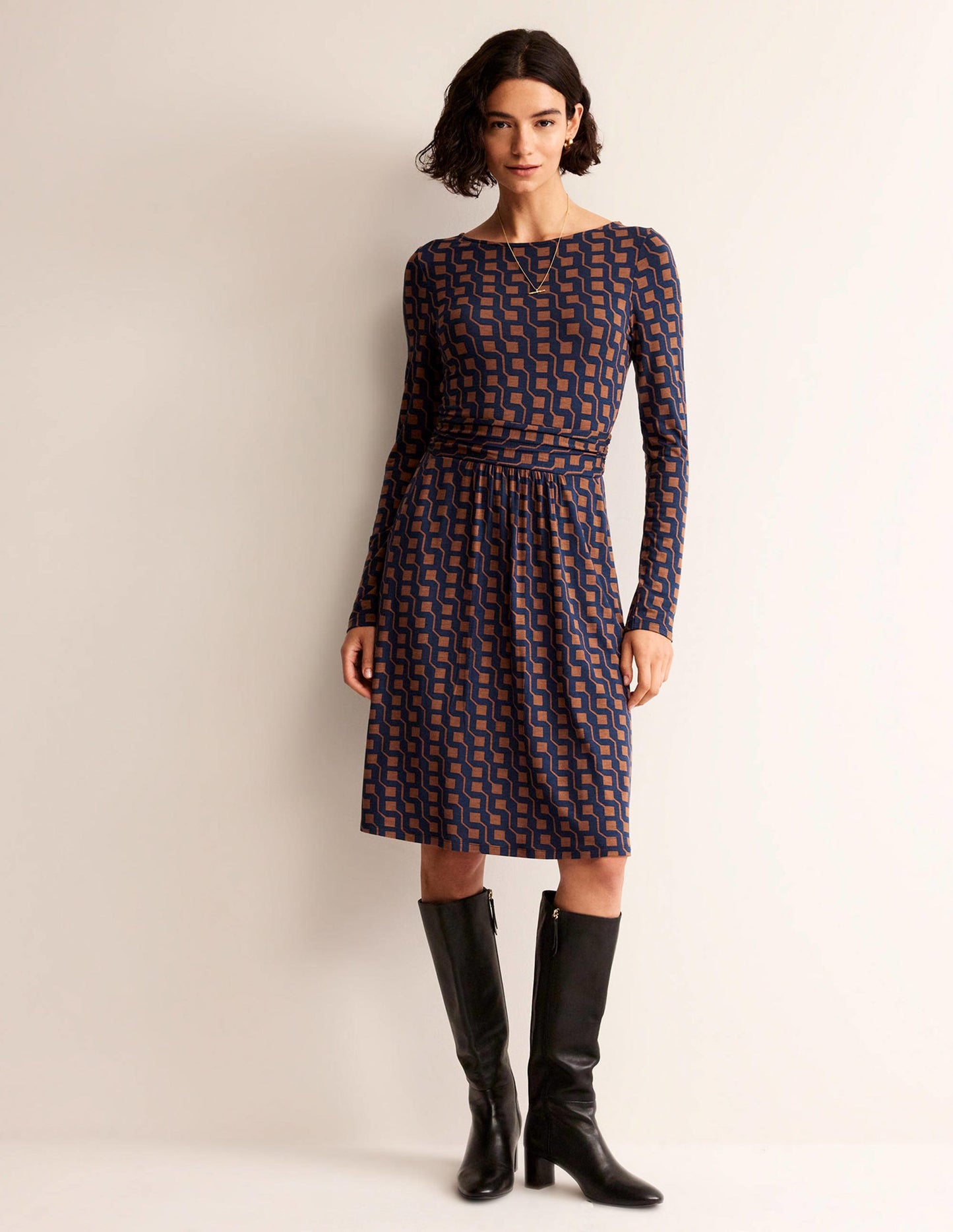 Abigail Jerseykleid-Cognac, Geo-Würfel