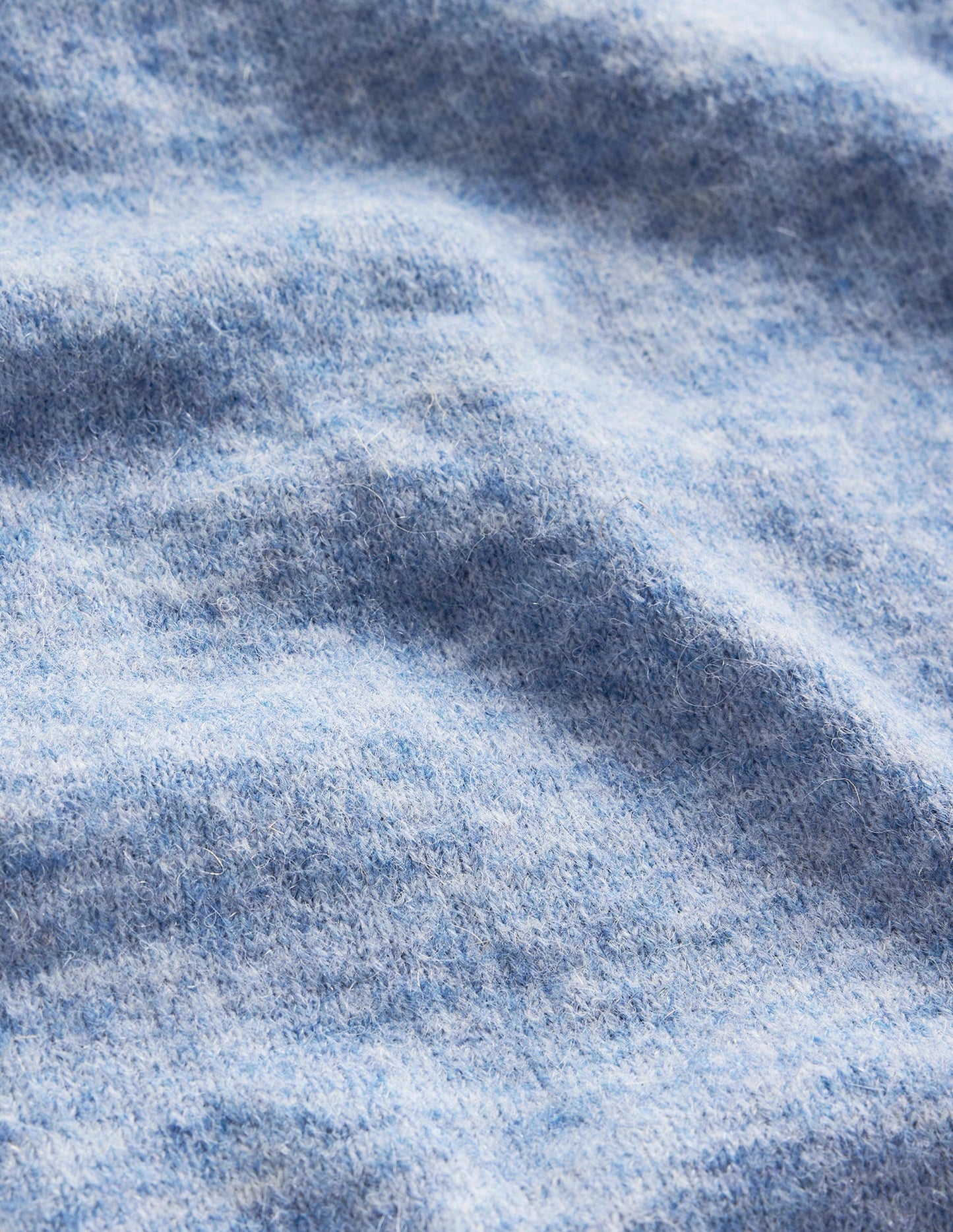 Flauschiger Pullover mit Schleife am Rücken-Azurblau