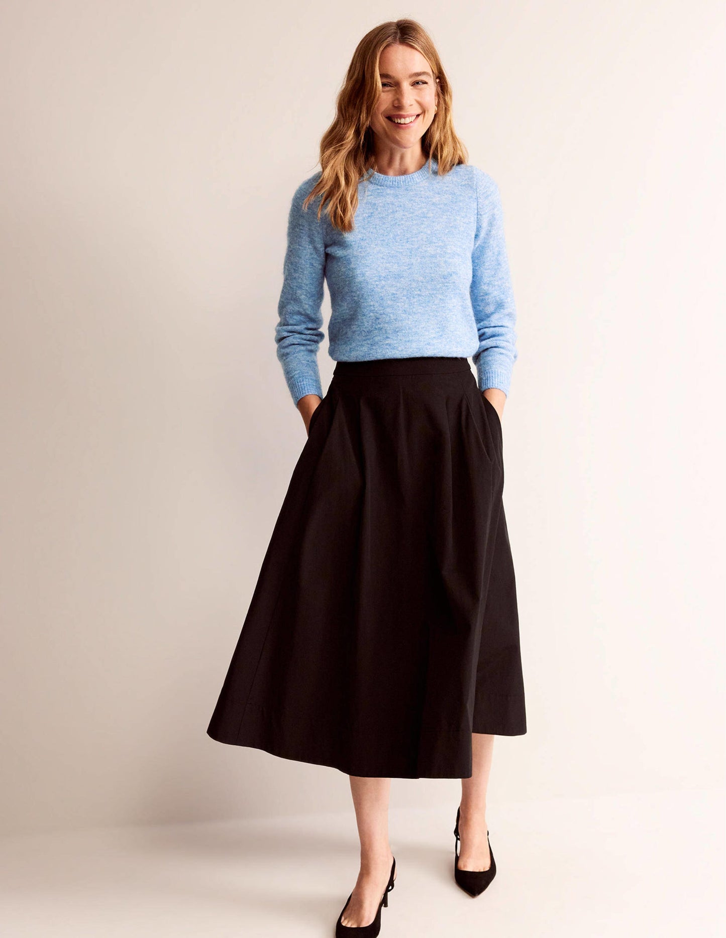 Flauschiger Pullover mit Schleife am Rücken-Azurblau