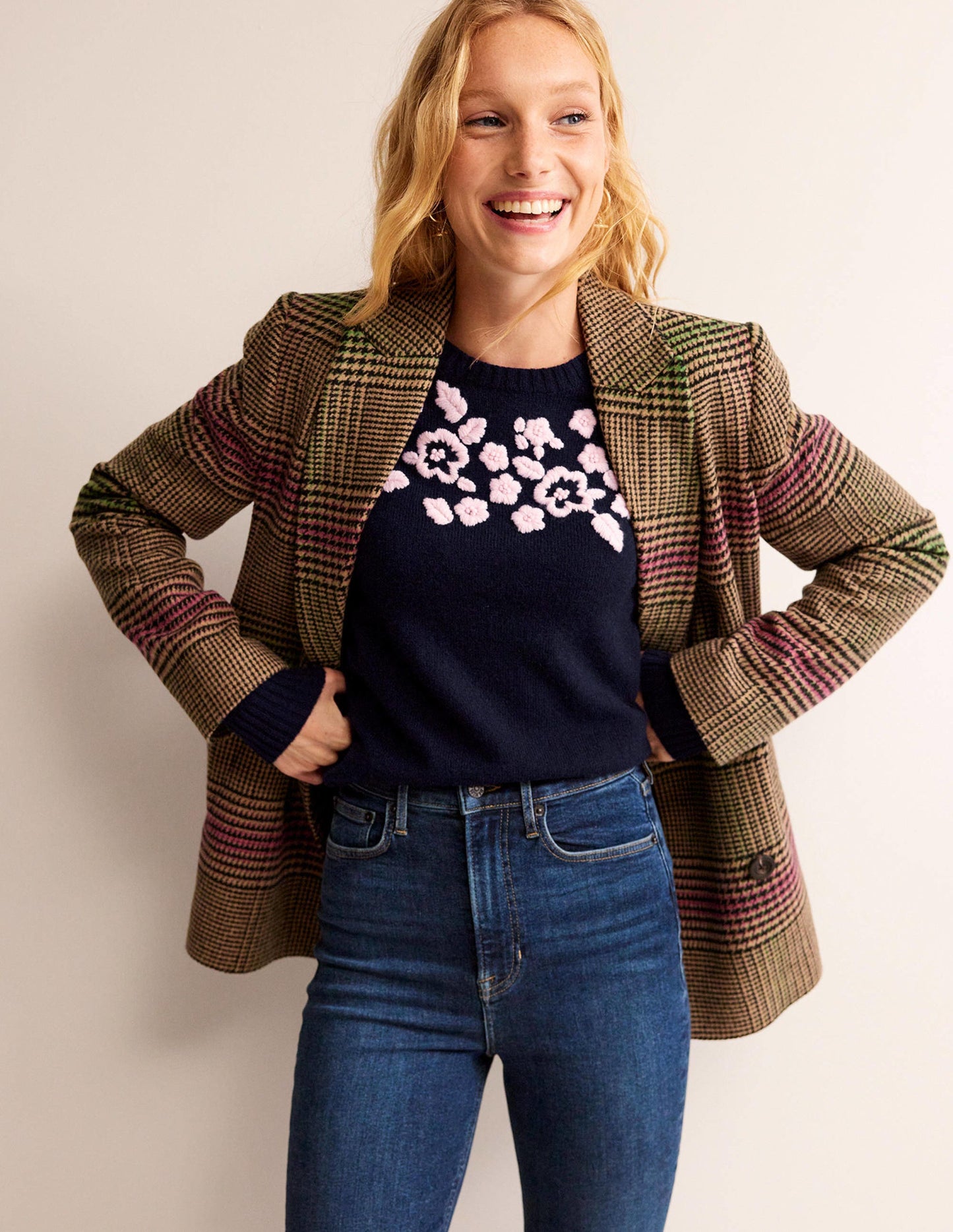 Pullover mit Rundhalsausschnitt und Stickerei-Marineblau
