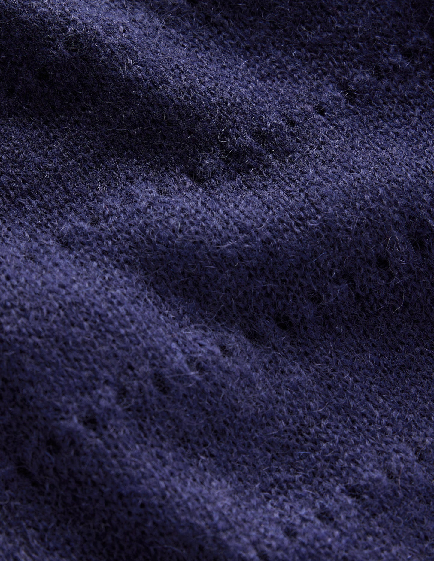 Flauschiger, texturierter Pullover-Marineblau