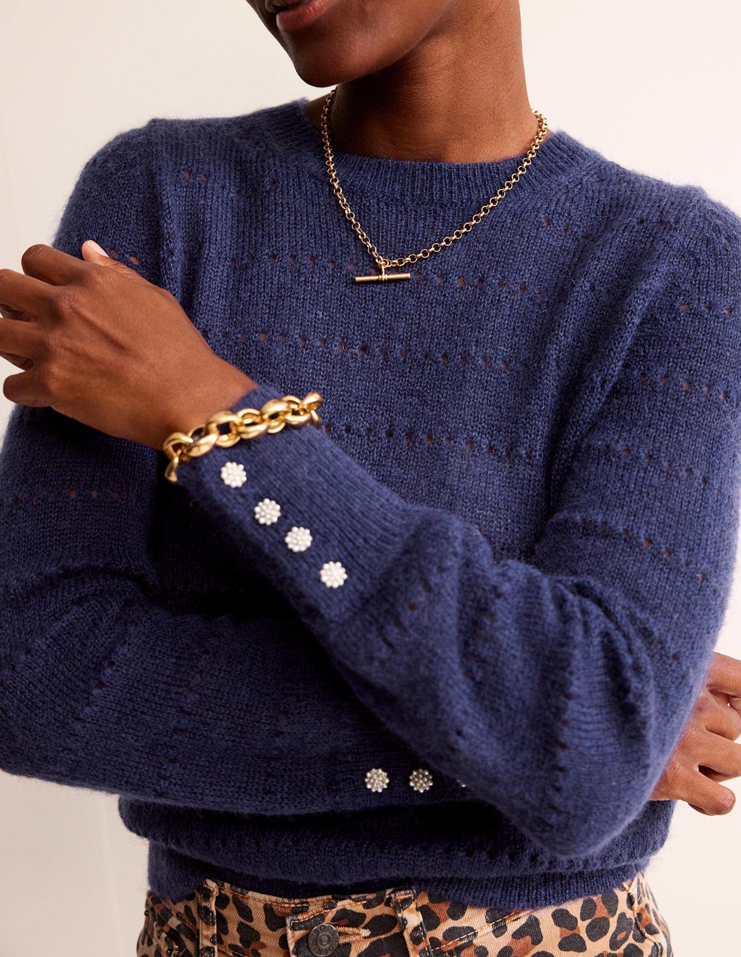 Flauschiger, texturierter Pullover-Marineblau