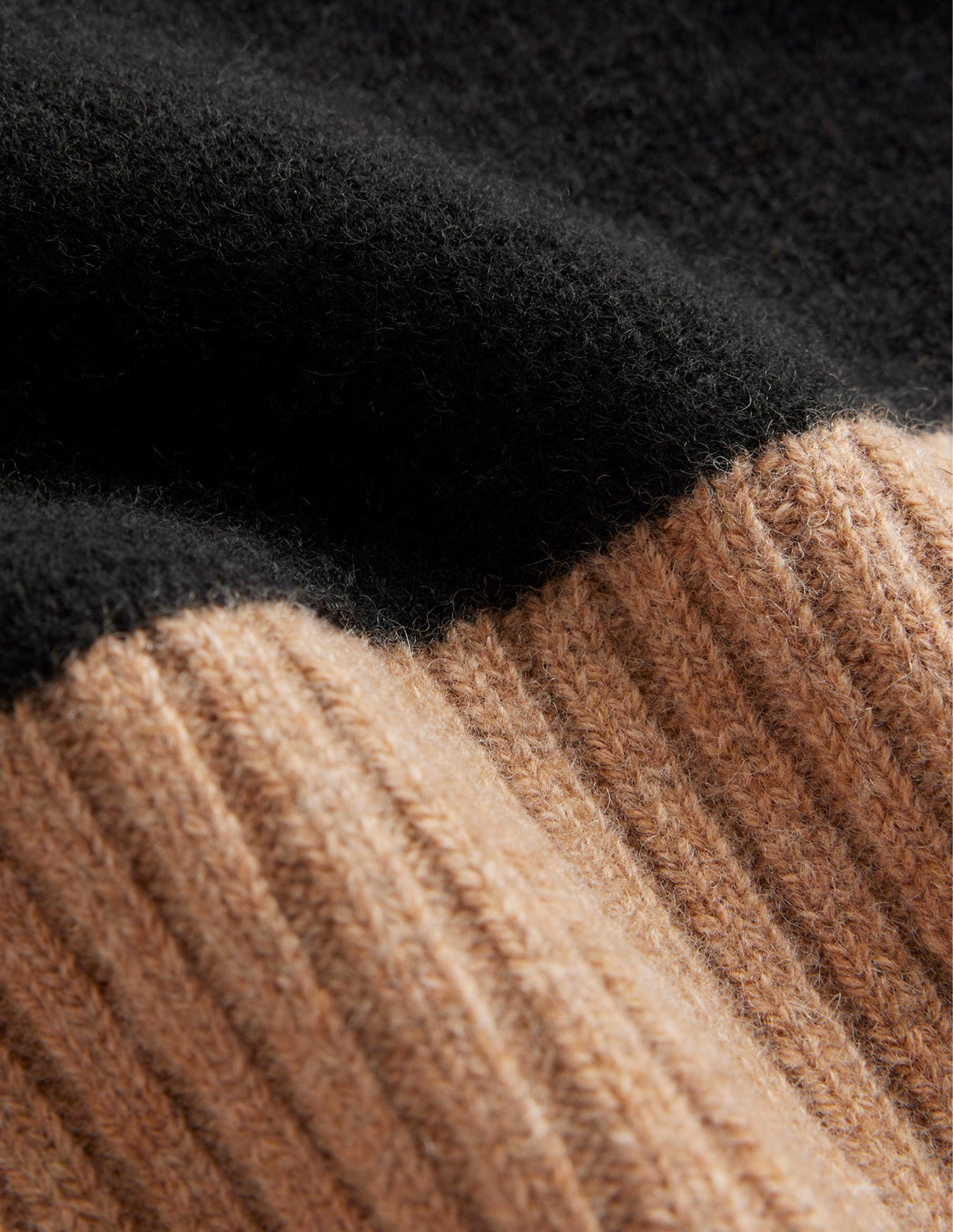 Jessica Oversize-Pullover-Schwarz, Kamelbraun Blockfarben