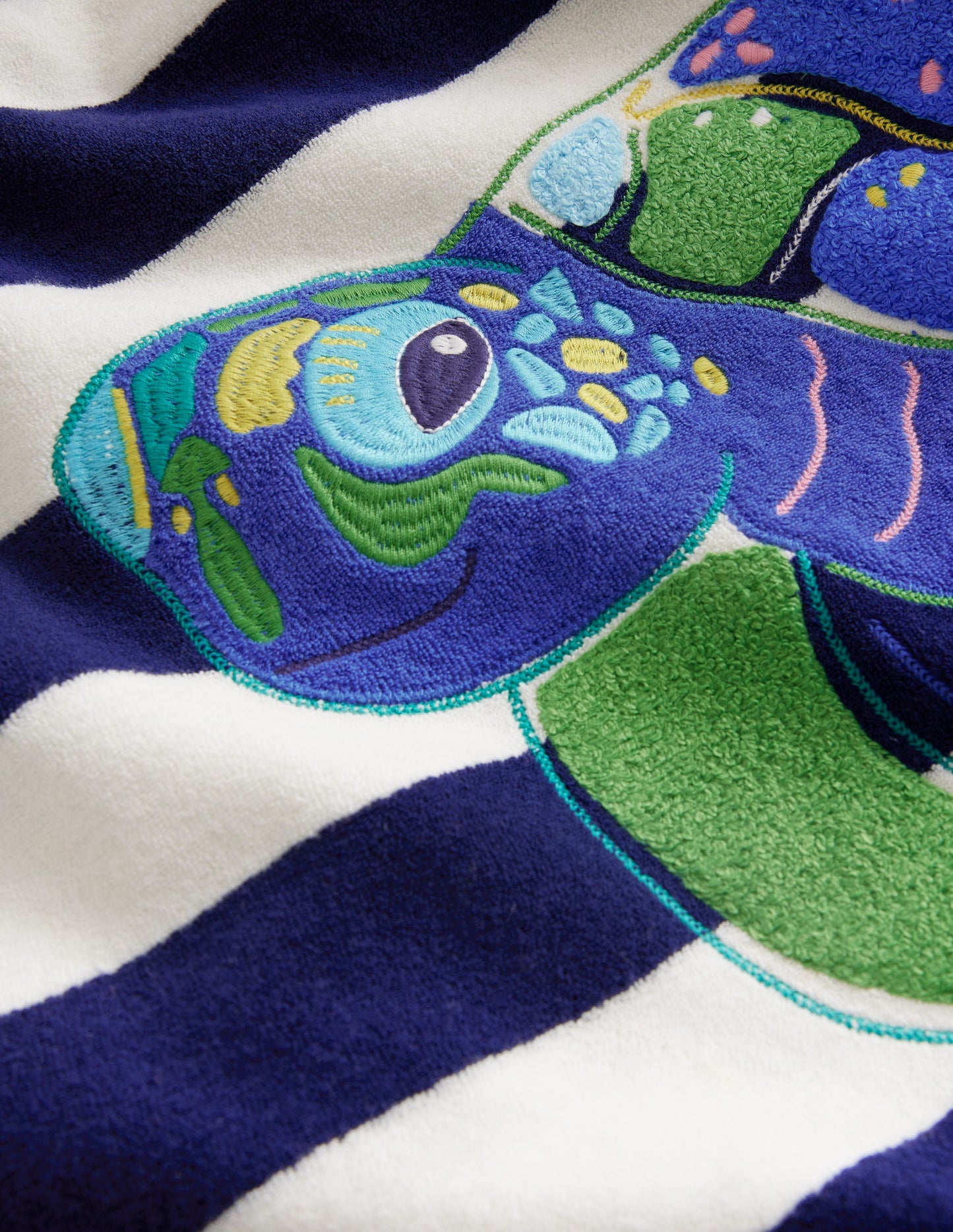 Poncho en éponge à appliqué-Tortue bleu marine universitaire/ivoire