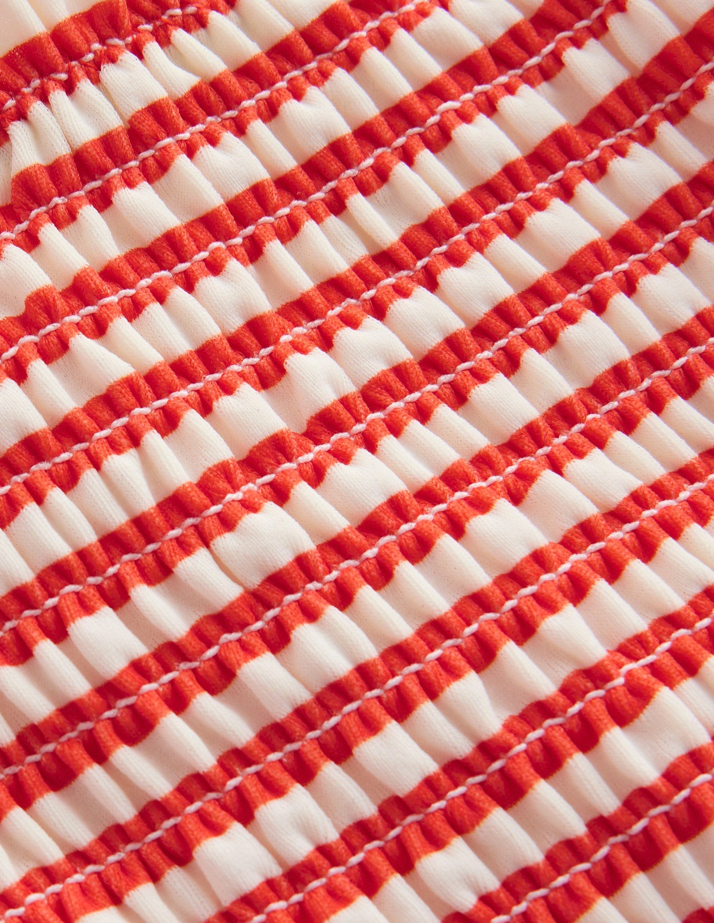 Hübscher Bikini mit Smokdetails-Mohnblumenrot Punkte