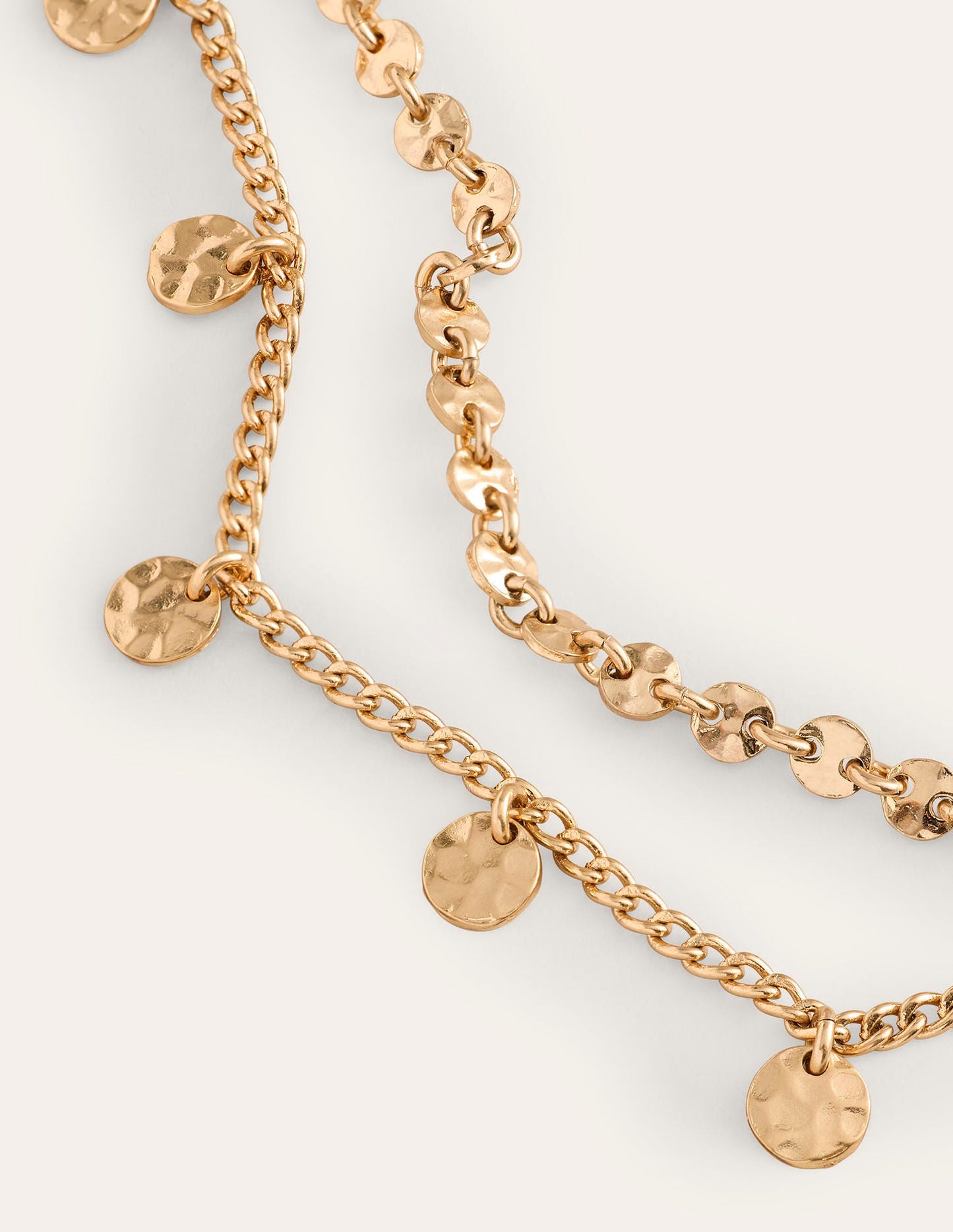 Mehrlagige Halskette mit gehämmerten Scheiben-Goldfarbe