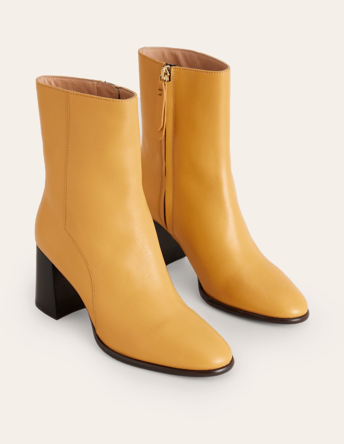 Bottes mi-hautes à talons en cuir-Gelb