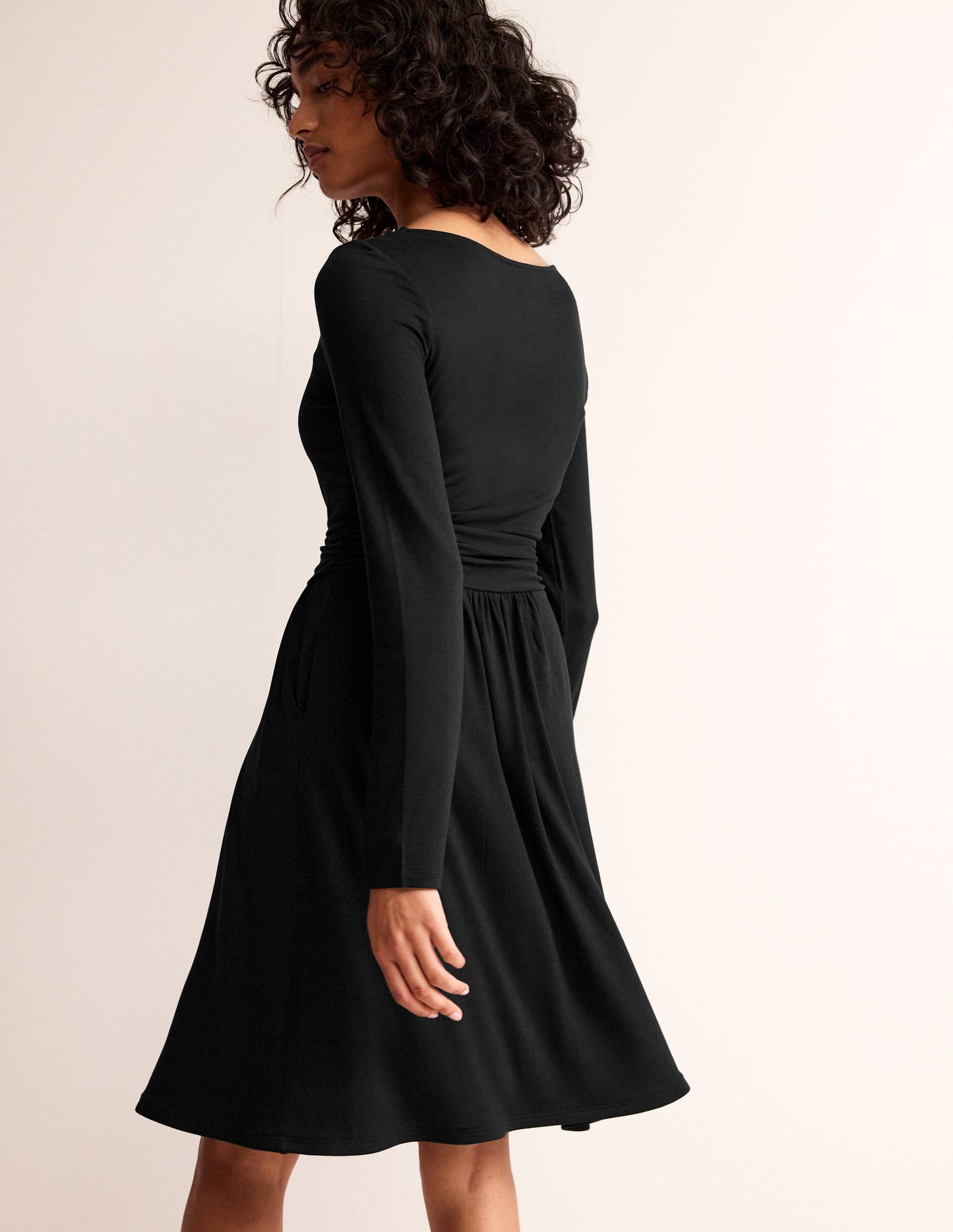 Amelie Langärmeliges Kleid-Schwarz