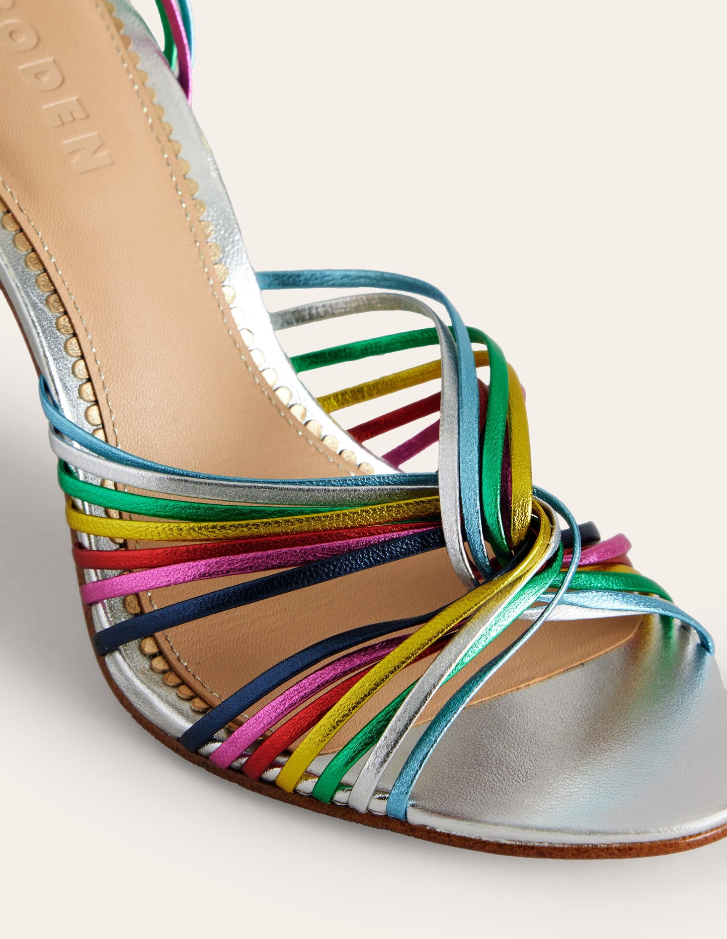 Absatzsandalen mit Twist-Detail-Bunt Metallic-Leder